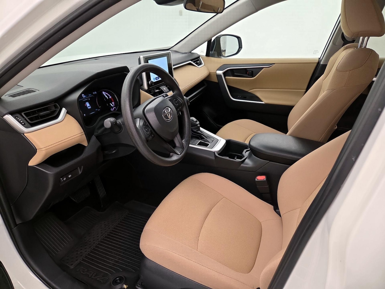 2025 Toyota RAV4 LE - Photo 10
