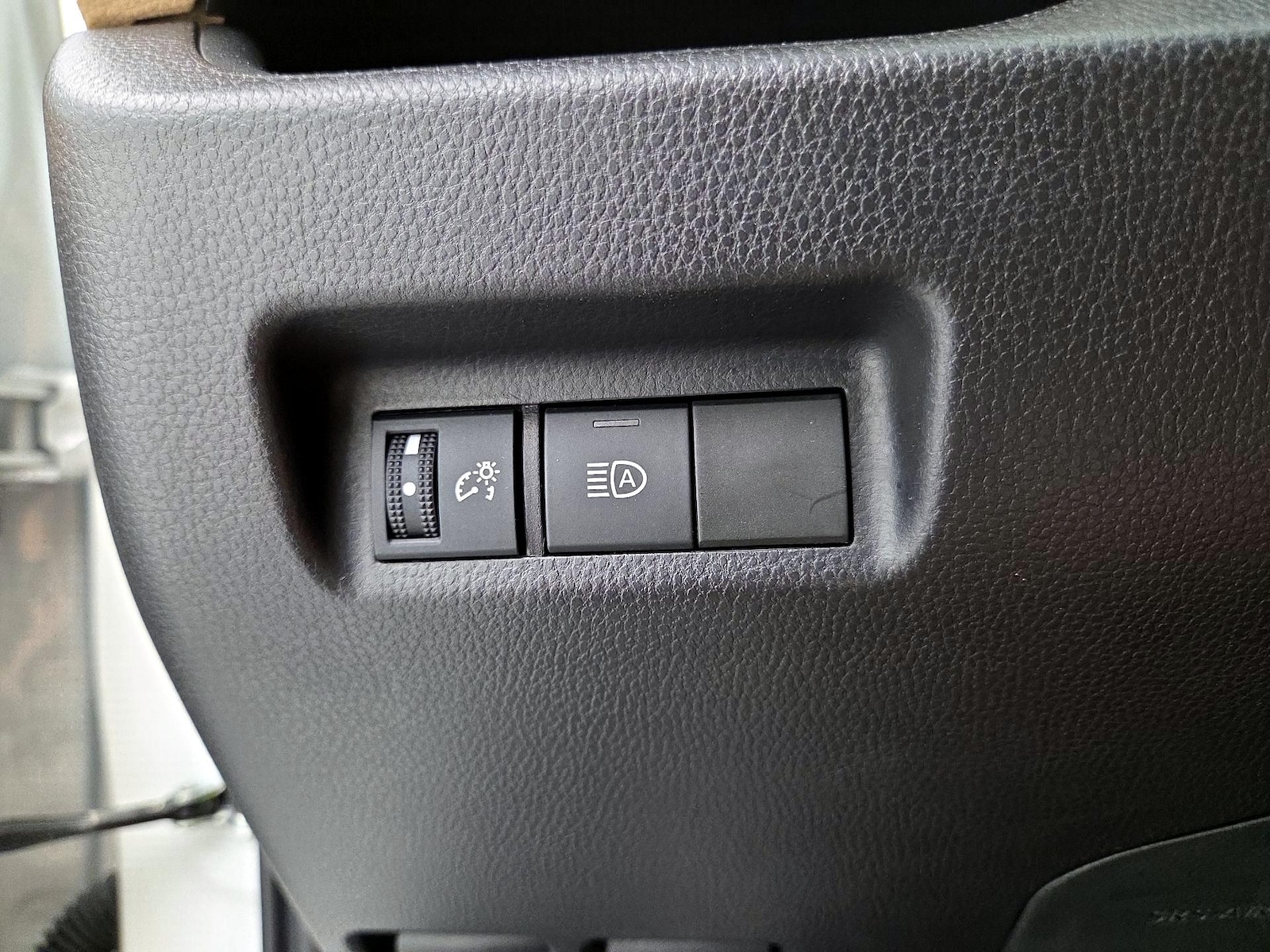2025 Toyota RAV4 LE - Photo 12