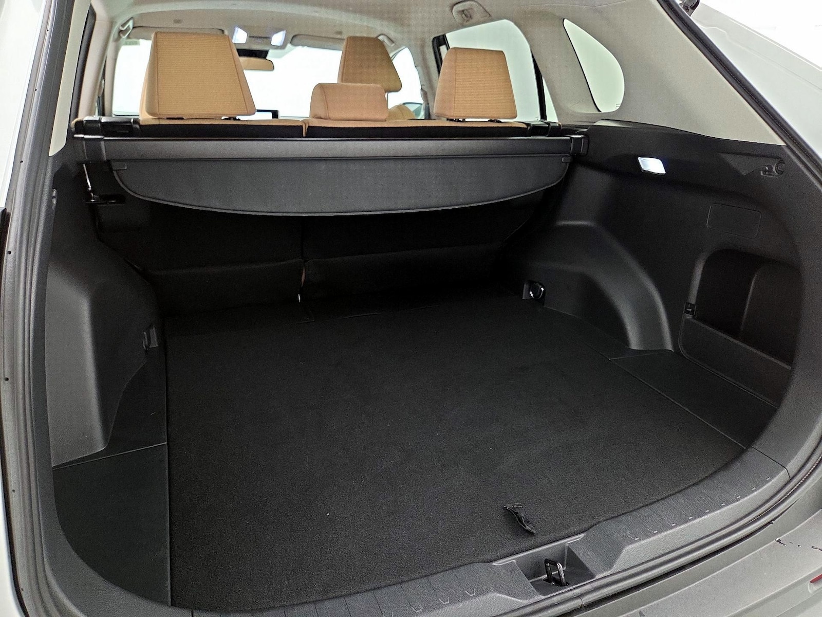 2025 Toyota RAV4 LE - Photo 19