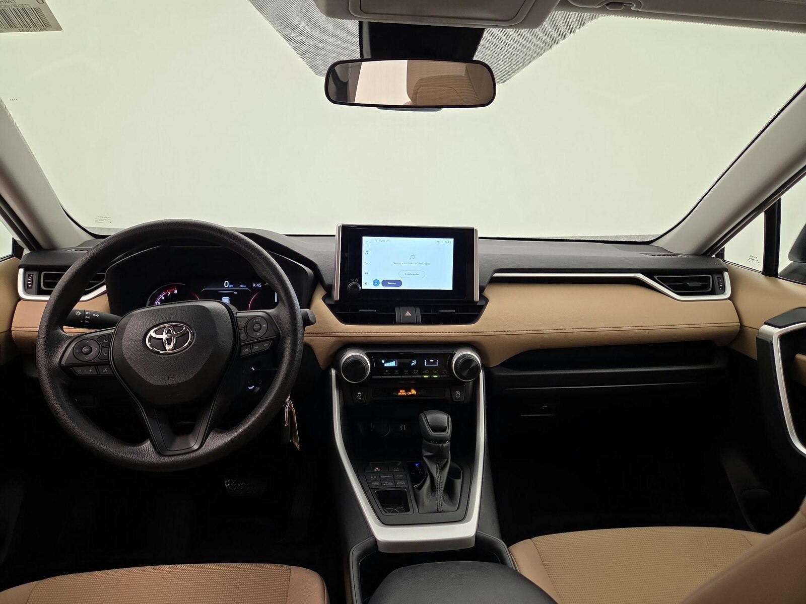 2025 Toyota RAV4 LE - Photo 8