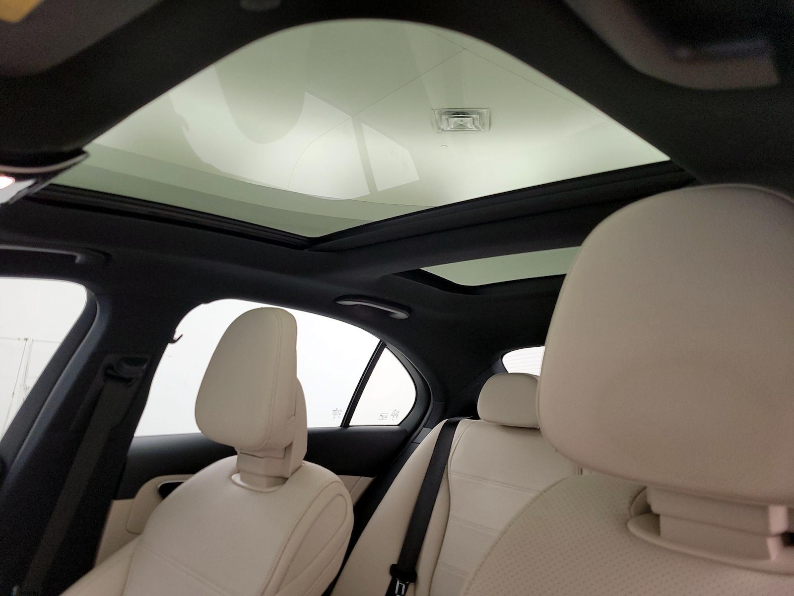 Sunroof(s) & Overhead Airbags