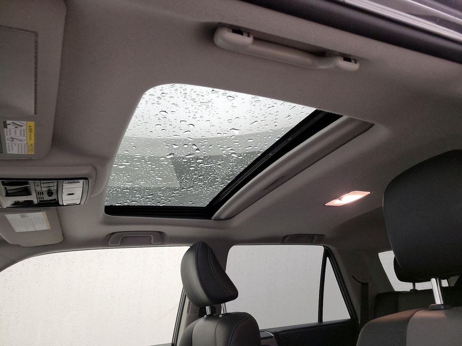 Sunroof(s) & Overhead Airbags