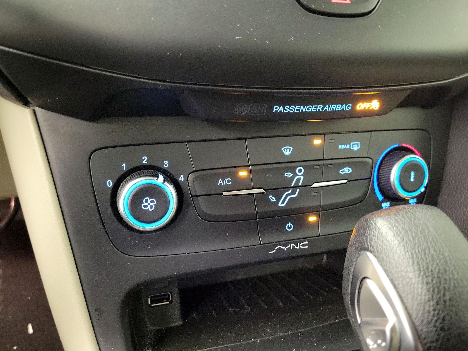 2018 Ford Focus SE - Photo 17