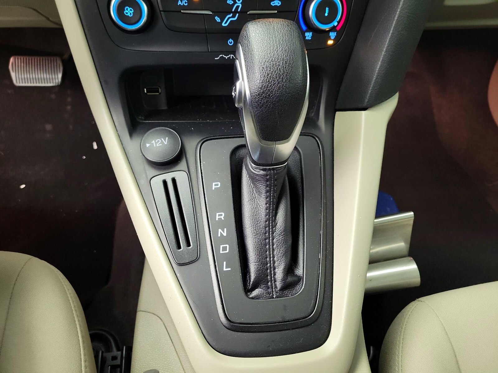 2018 Ford Focus SE - Photo 18