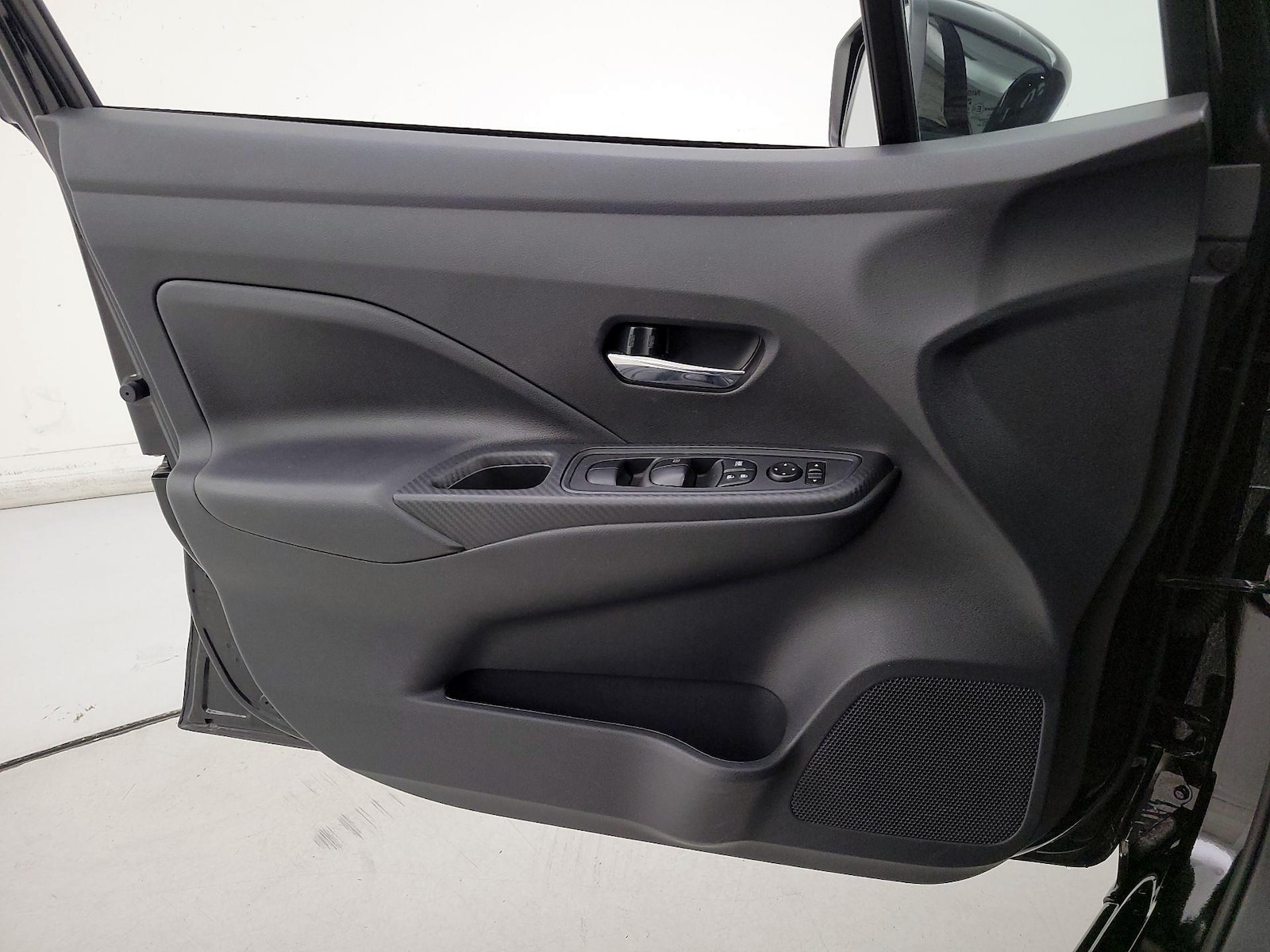 2025 Nissan Versa Sedan SV - Photo 13