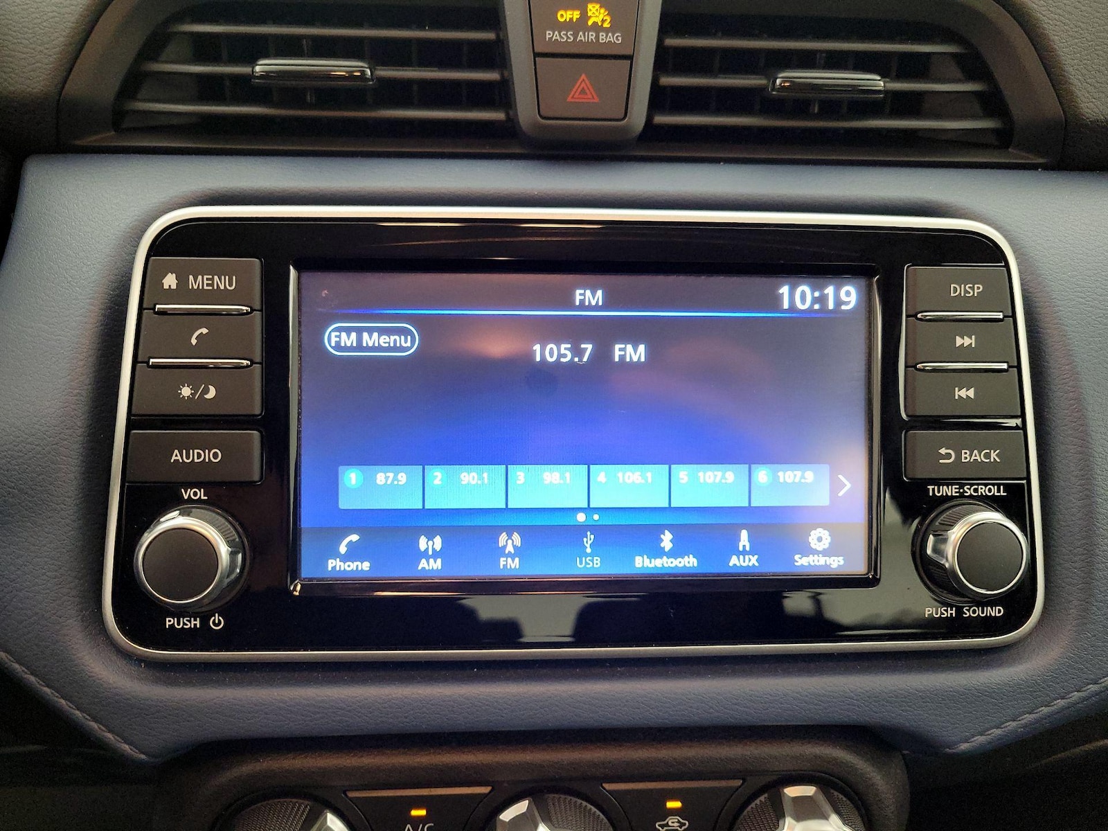 2025 Nissan Versa Sedan SV - Photo 15