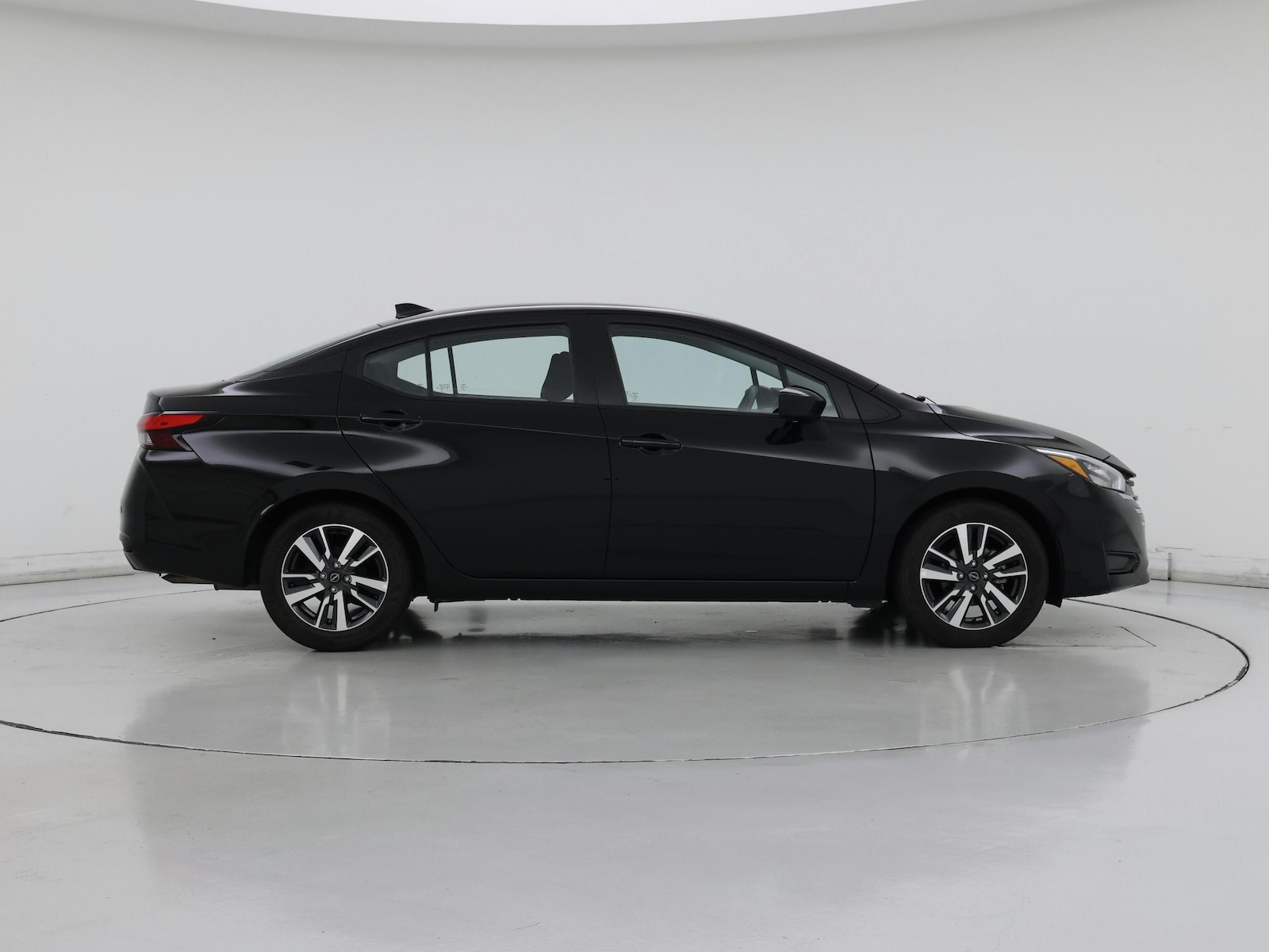 2025 Nissan Versa Sedan SV - Photo 8