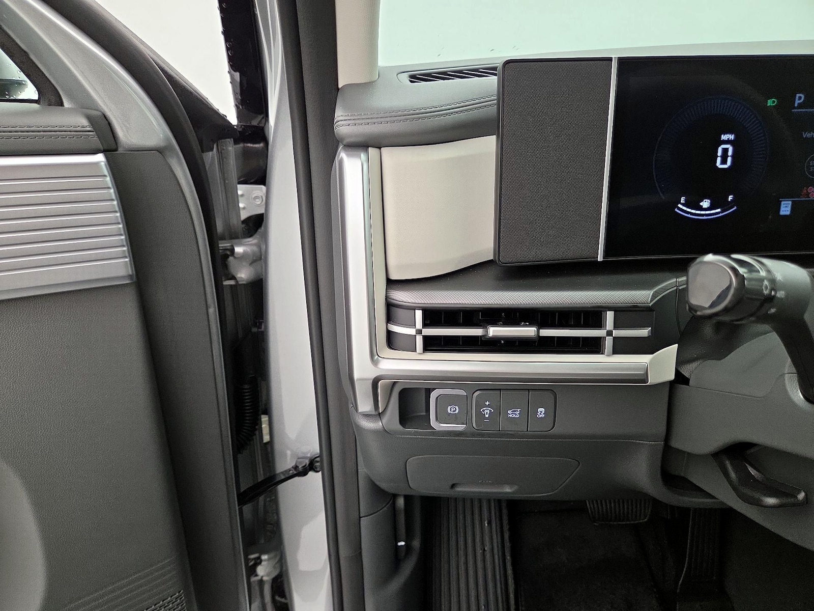 2026 Hyundai Santa Fe SE - Photo 14