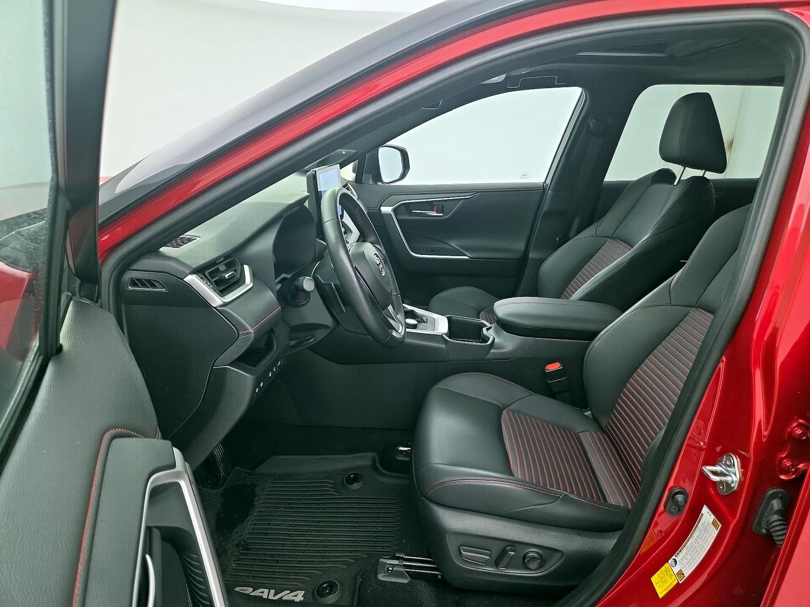 2024 Toyota RAV4 XSE - Photo 12