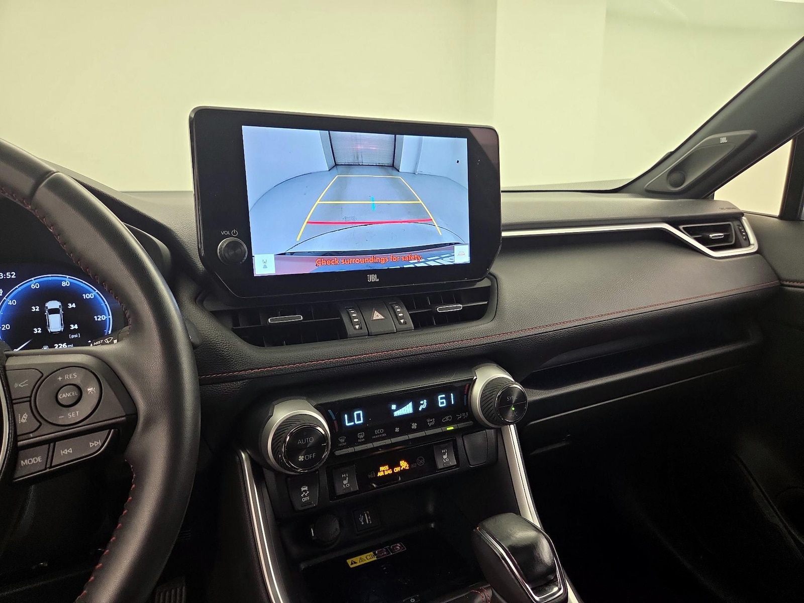 2024 Toyota RAV4 XSE - Photo 15
