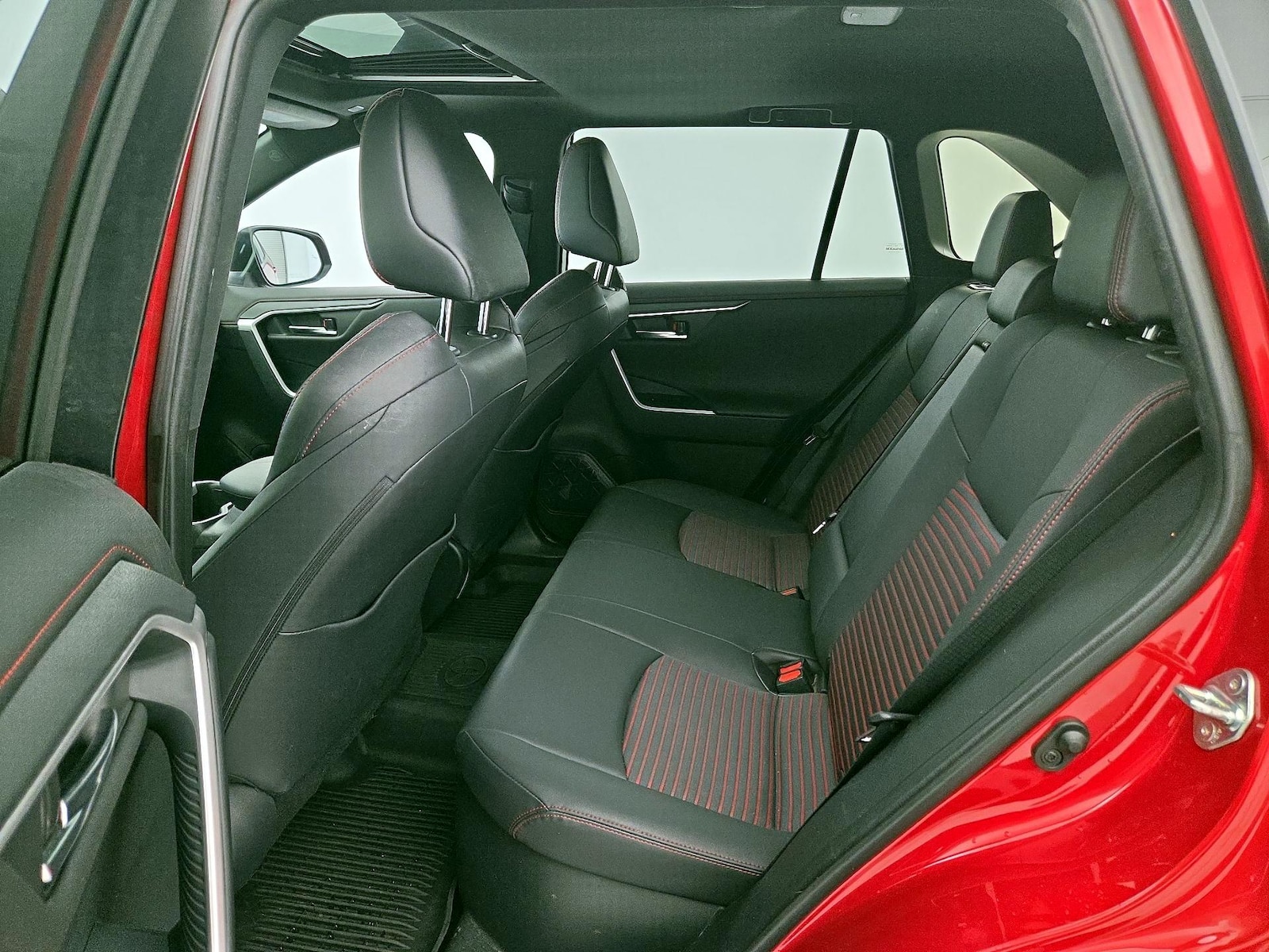 2024 Toyota RAV4 XSE - Photo 21