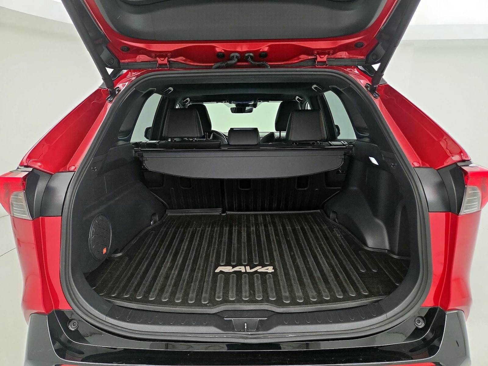 2024 Toyota RAV4 XSE - Photo 22