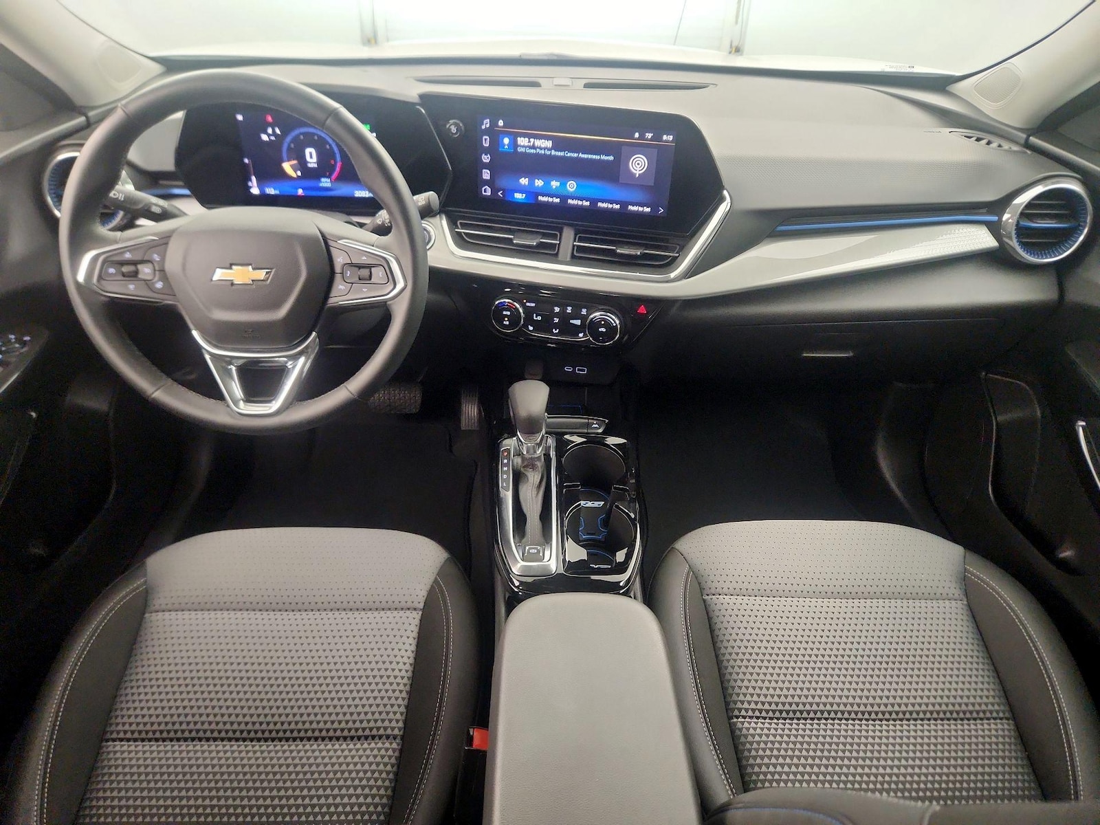 2025 Chevrolet Trax LT - Photo 10