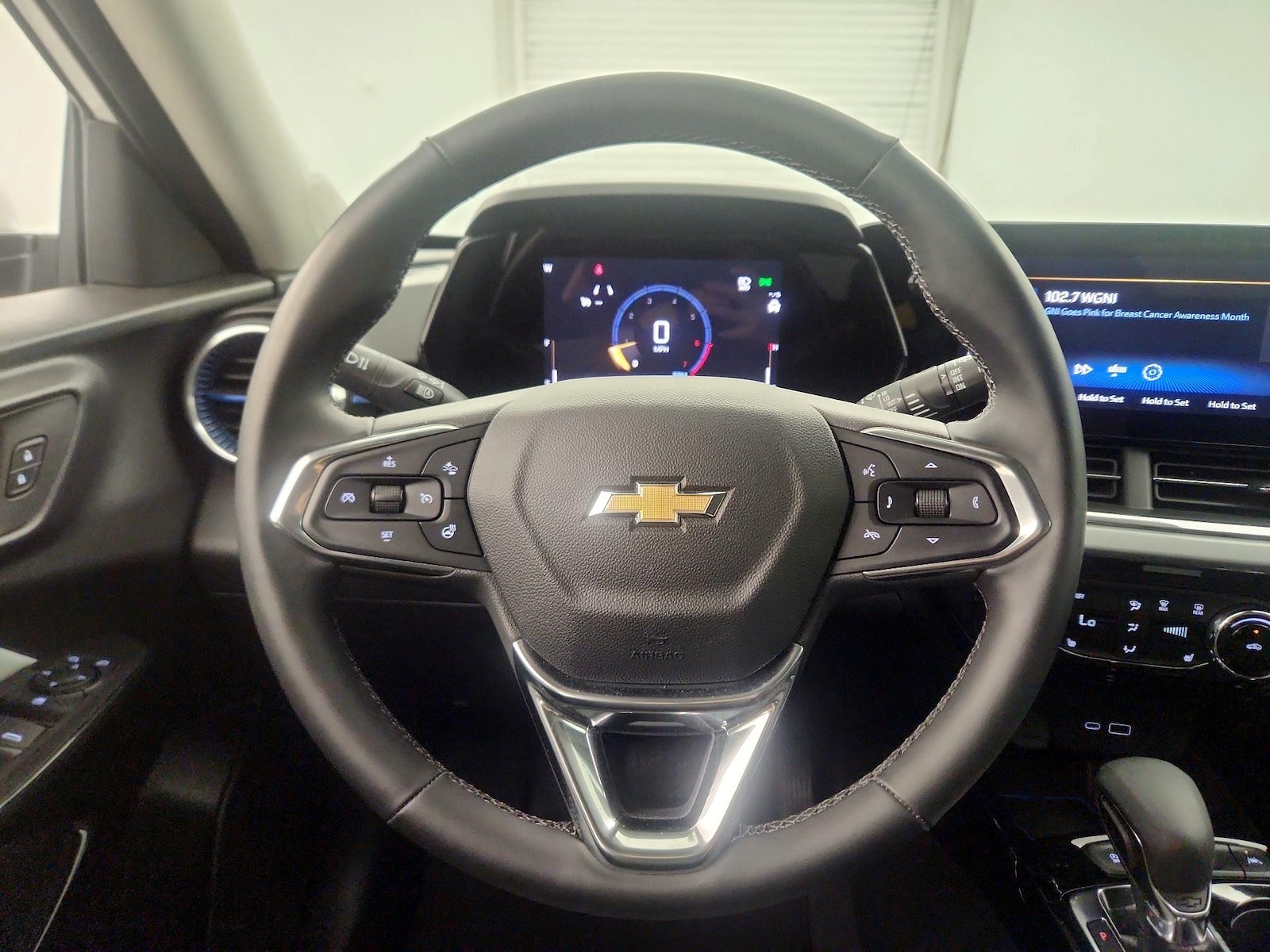 2025 Chevrolet Trax LT - Photo 11