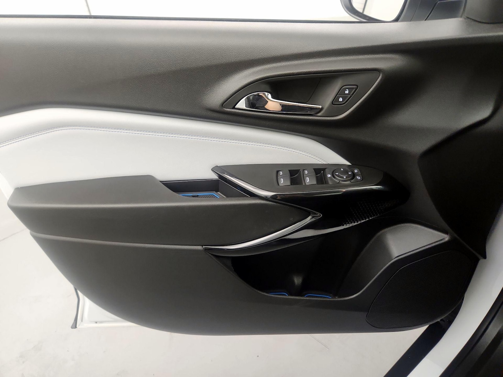 2025 Chevrolet Trax LT - Photo 13