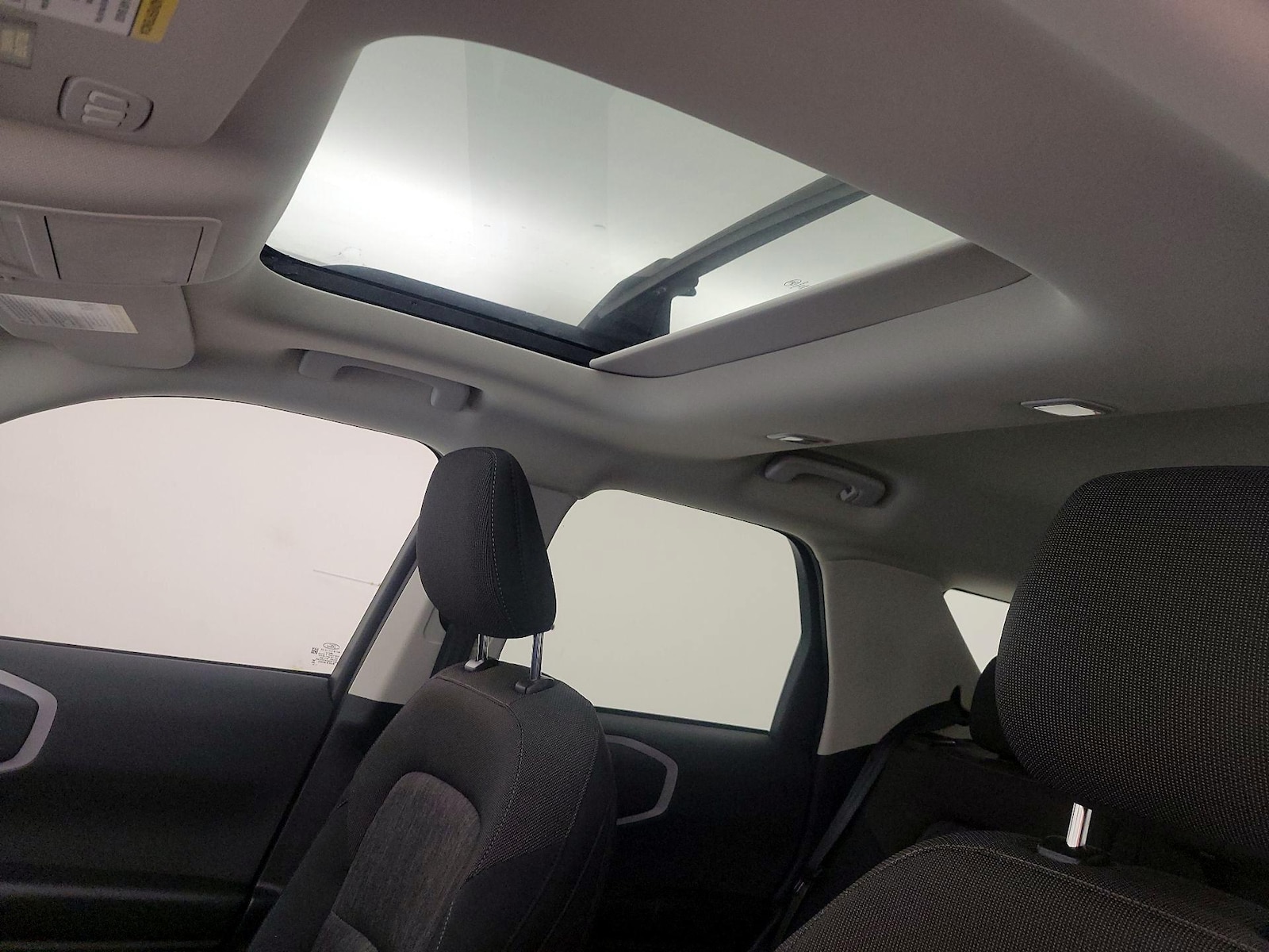 Sunroof(s) & Overhead Airbags