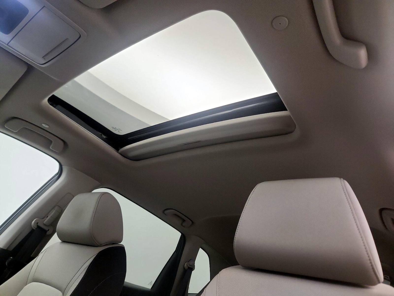 Sunroof(s) & Overhead Airbags
