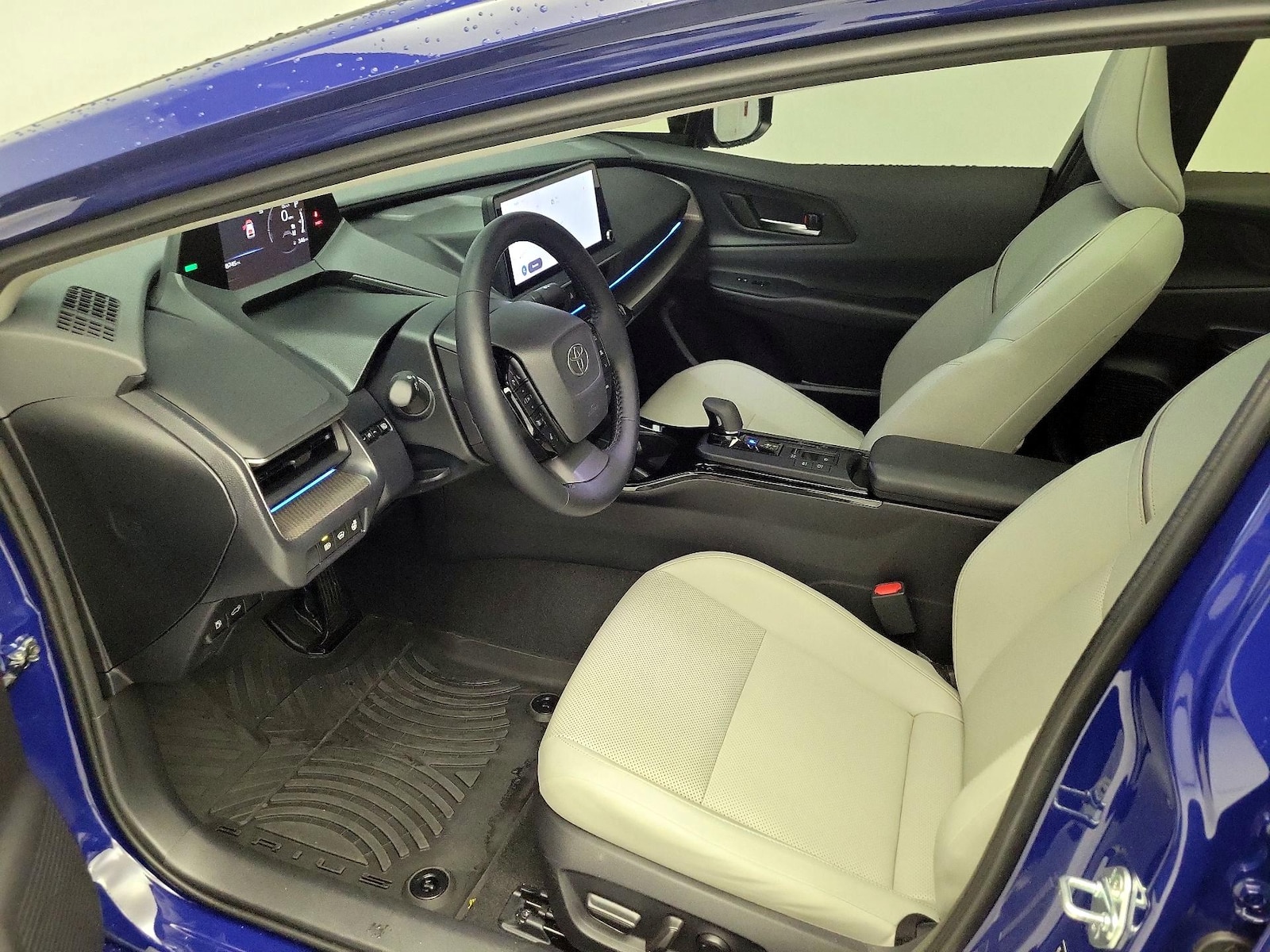 2026 Toyota Prius Limited - Photo 12