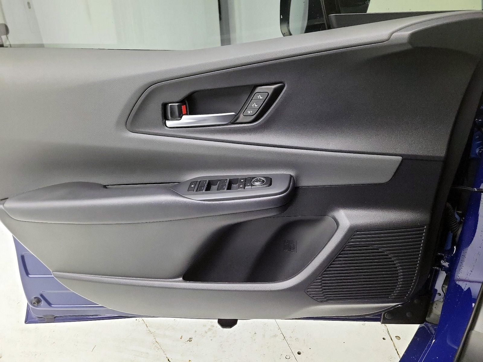 2026 Toyota Prius Limited - Photo 13