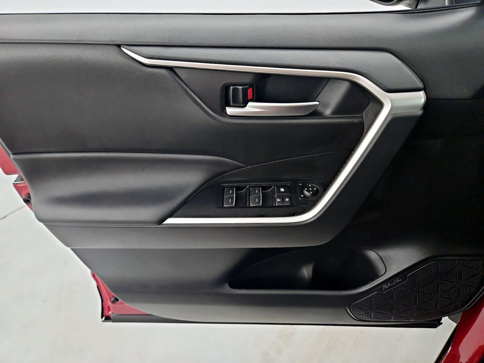 2025 Toyota RAV4 XLE Premium - Photo 13