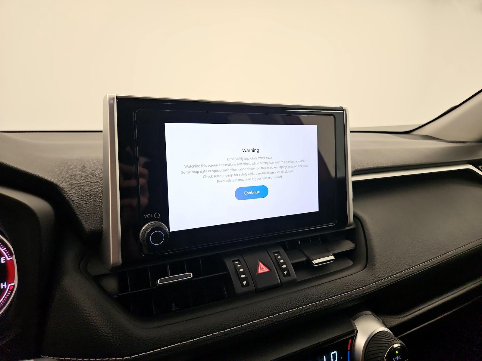 2025 Toyota RAV4 XLE Premium - Photo 16