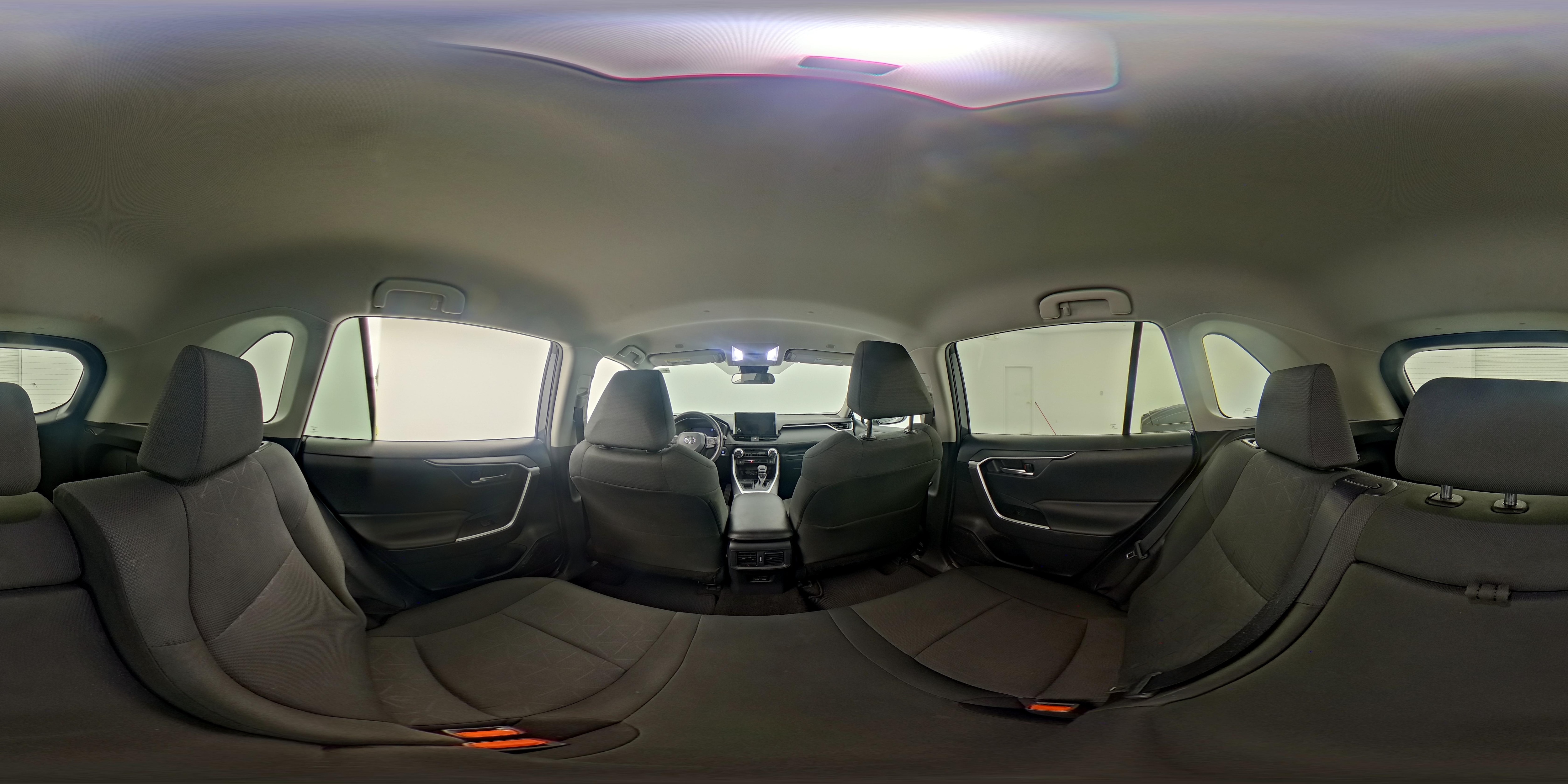 2025 Toyota RAV4 XLE - Photo 26