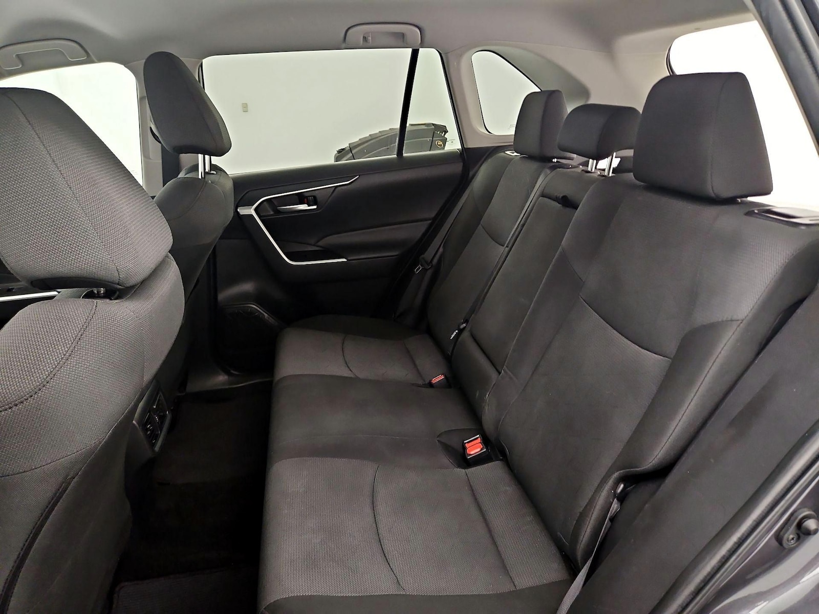 2025 Toyota RAV4 XLE - Photo 20