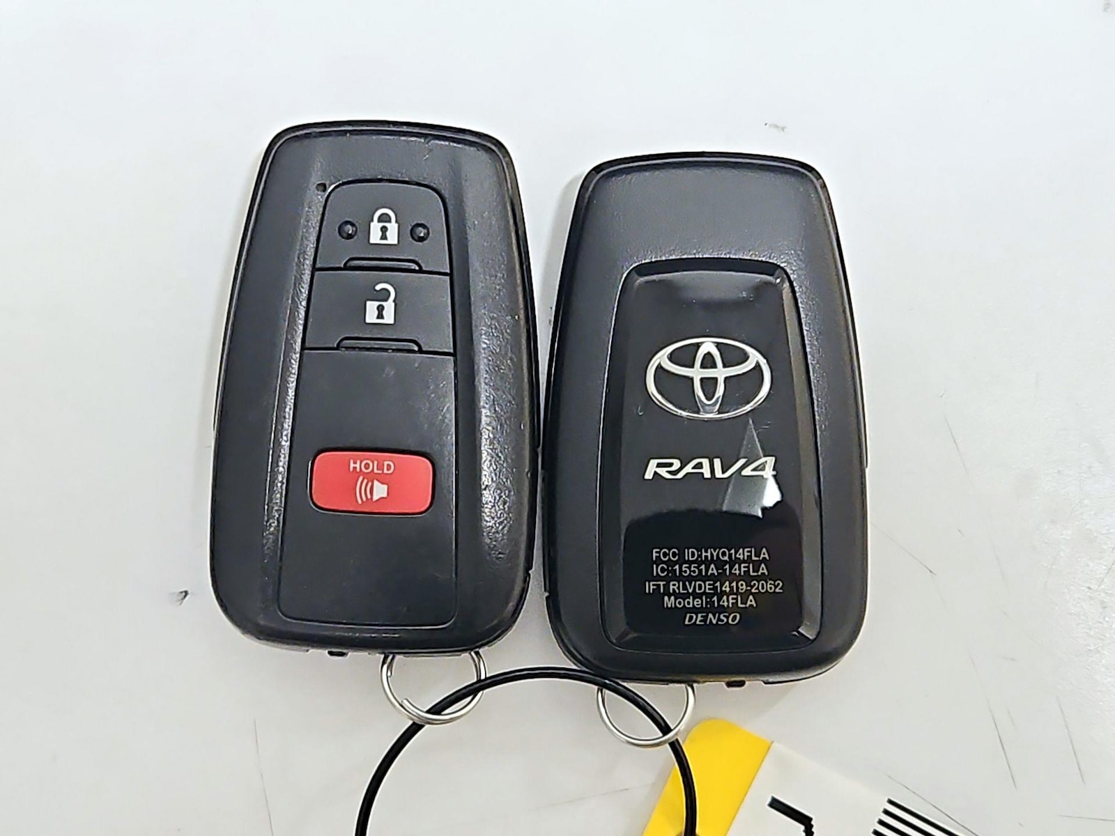 2025 Toyota RAV4 XLE - Photo 24
