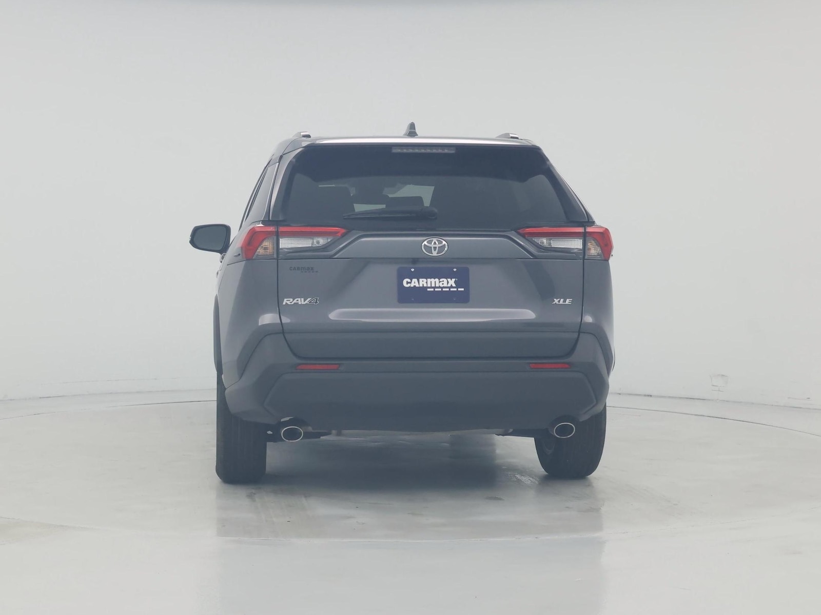 2025 Toyota RAV4 XLE - Photo 7