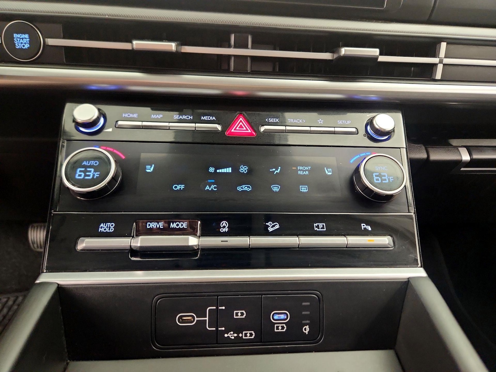 2025 Hyundai Santa Fe SEL - Photo 17