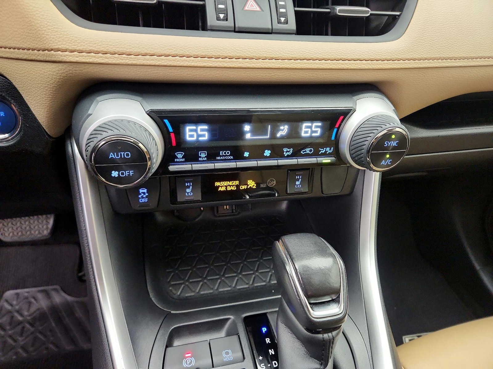 2021 Toyota RAV4 XLE Premium - Photo 17