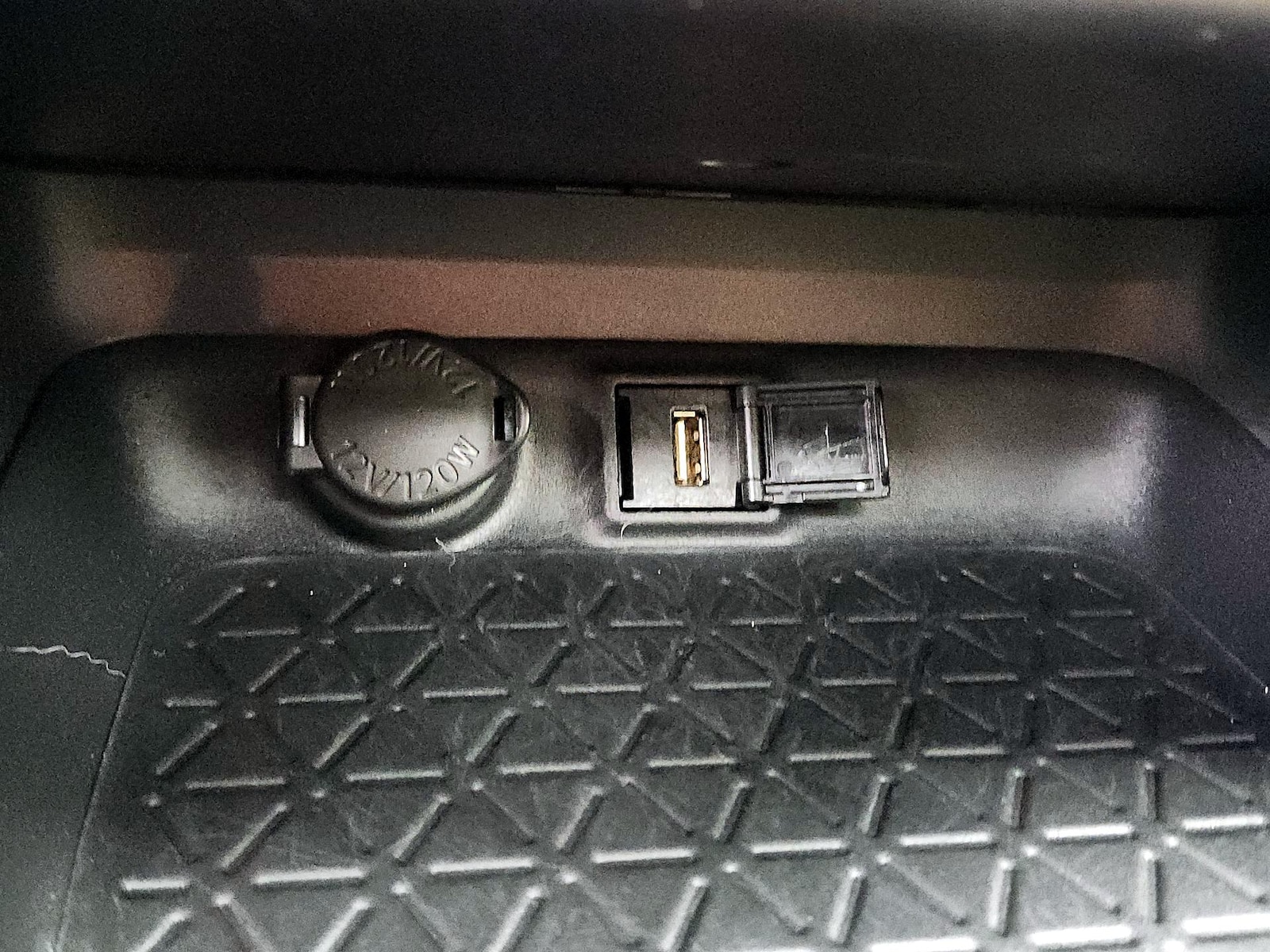 2021 Toyota RAV4 XLE Premium - Photo 19