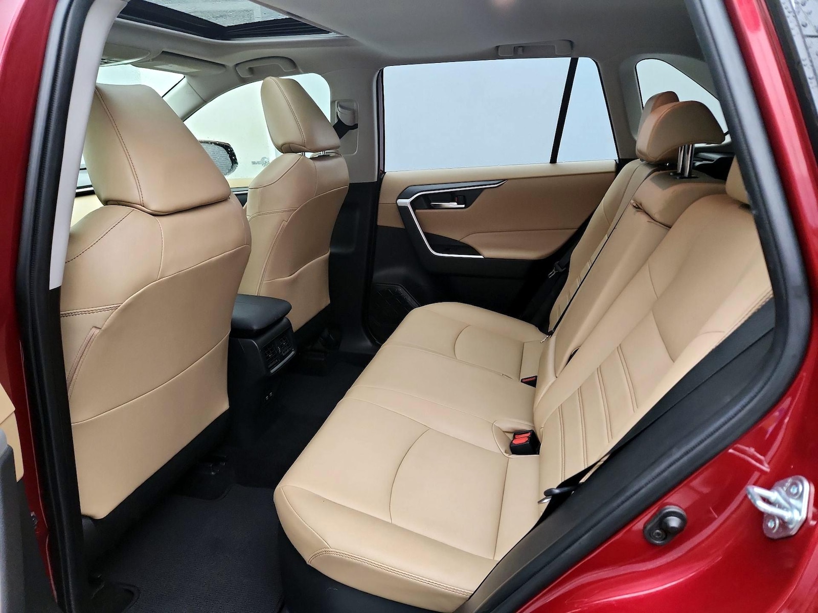 2021 Toyota RAV4 XLE Premium - Photo 21