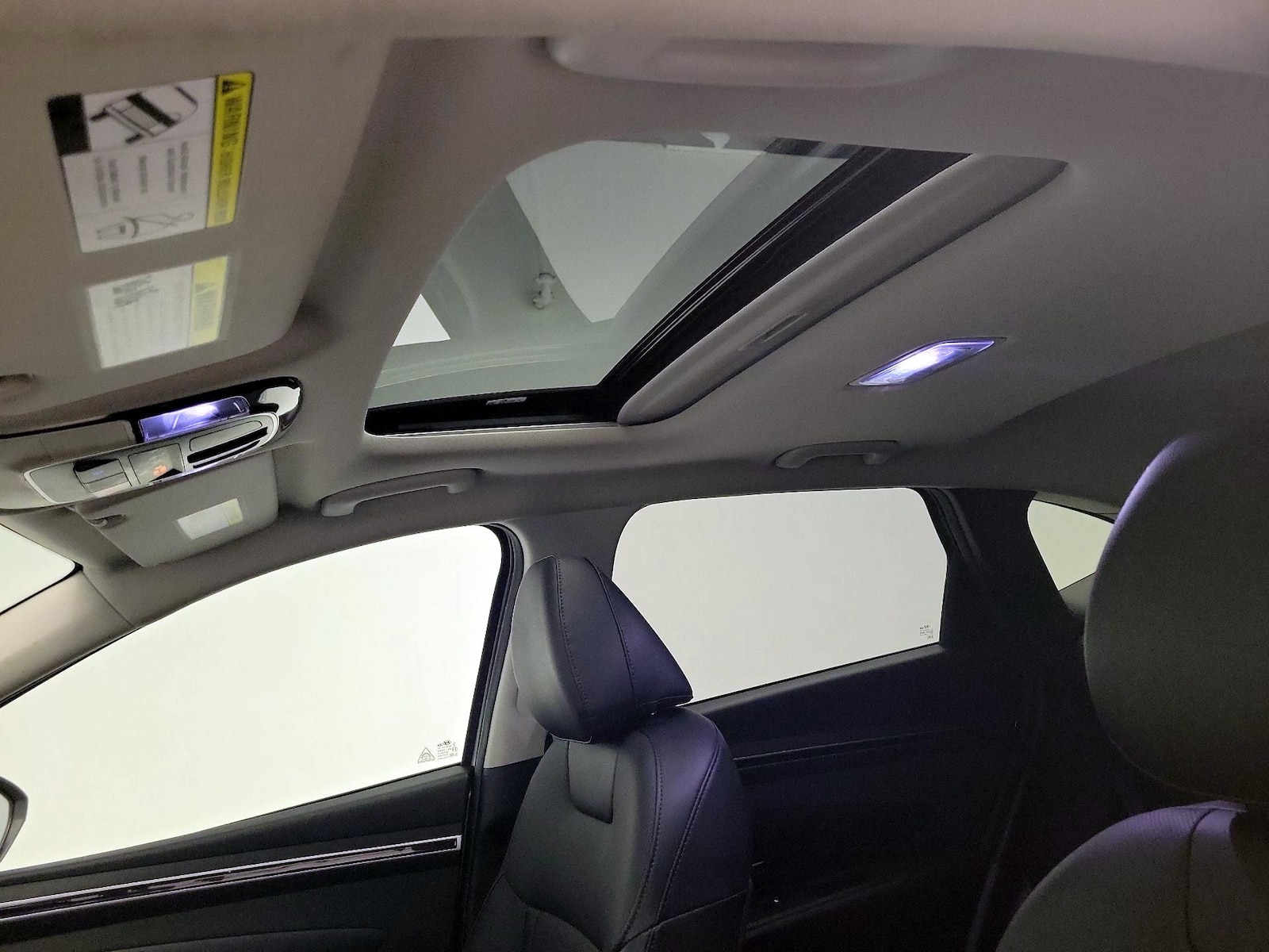 Sunroof(s) & Overhead Airbags
