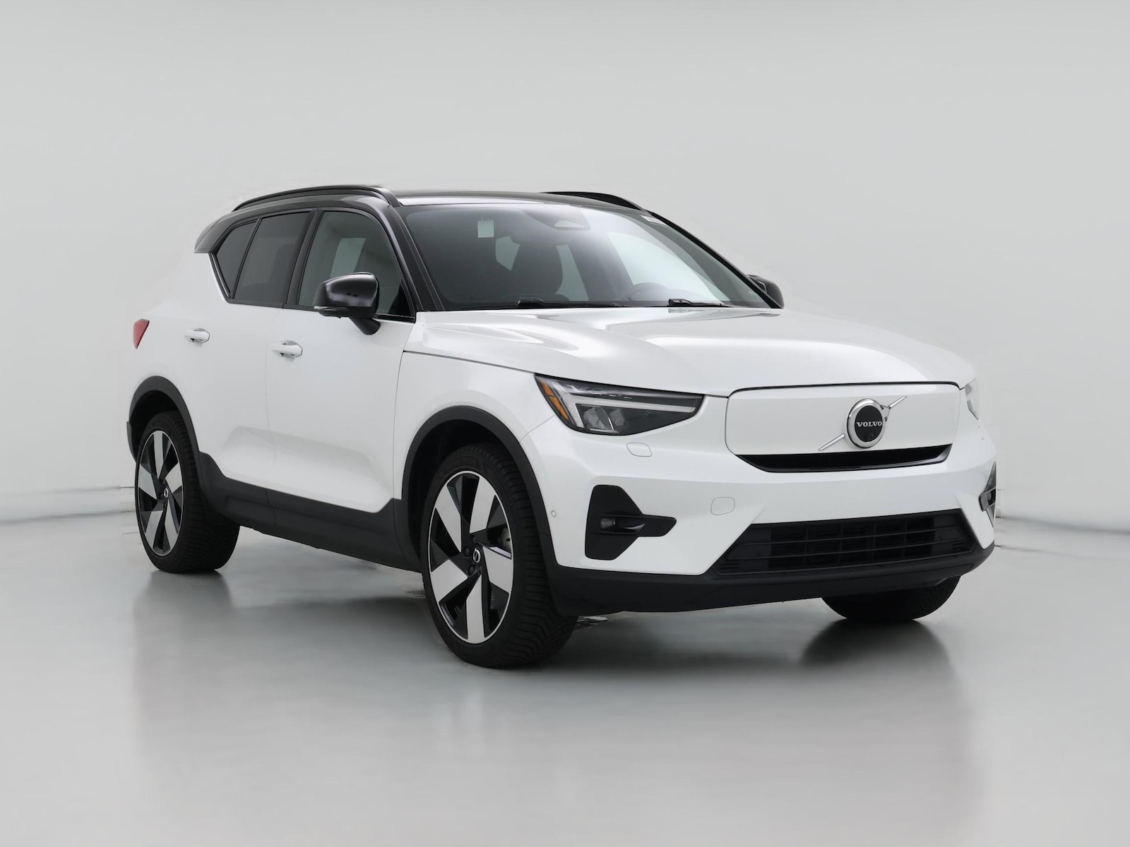 2023 Volvo XC40