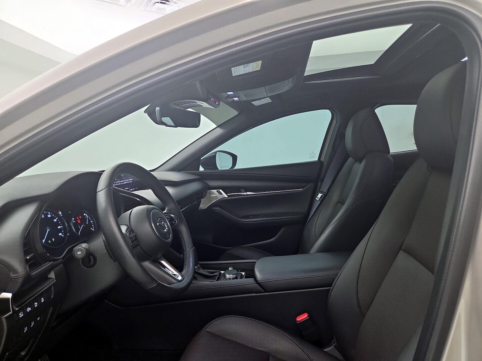Sunroof(s) & Overhead Airbags