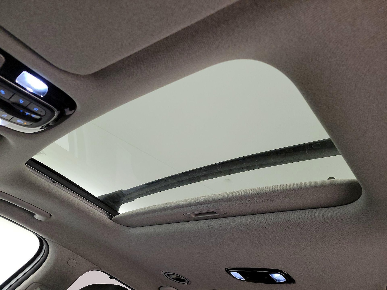 Sunroof(s) & Skylight(s)