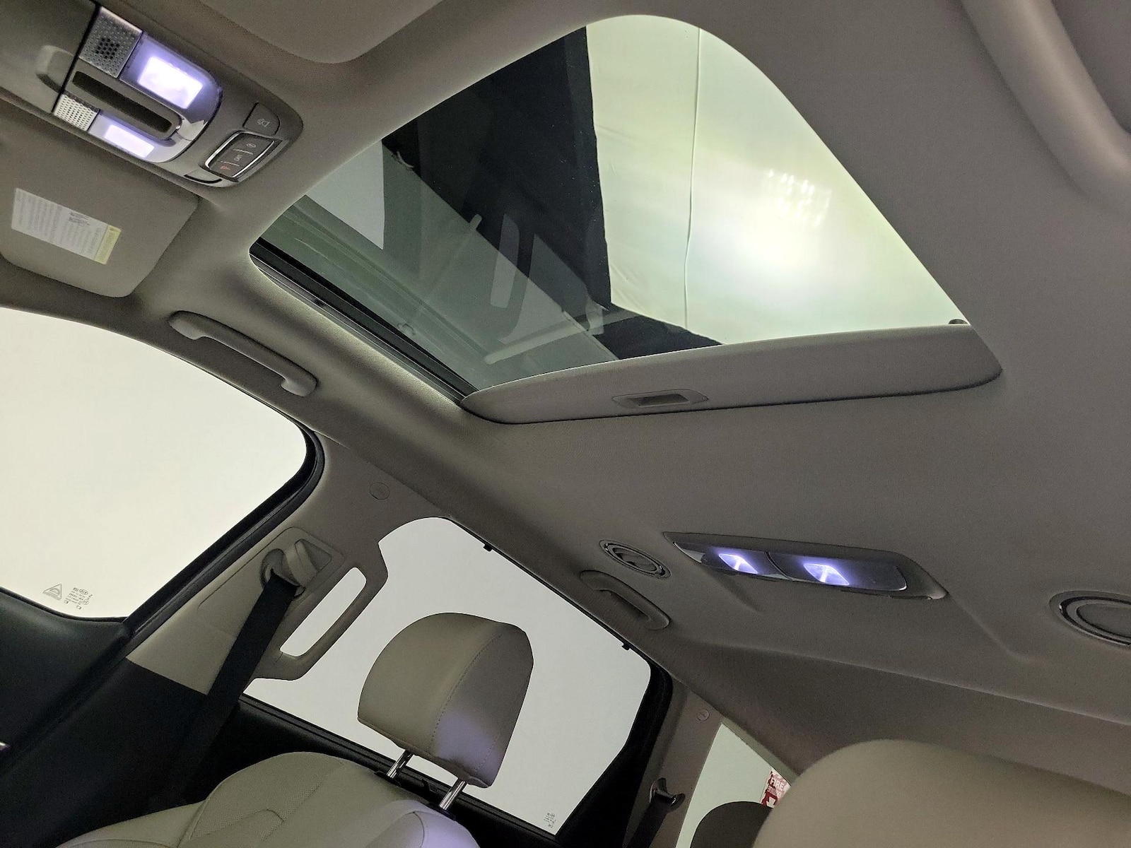 Sunroof(s) & Overhead Airbags