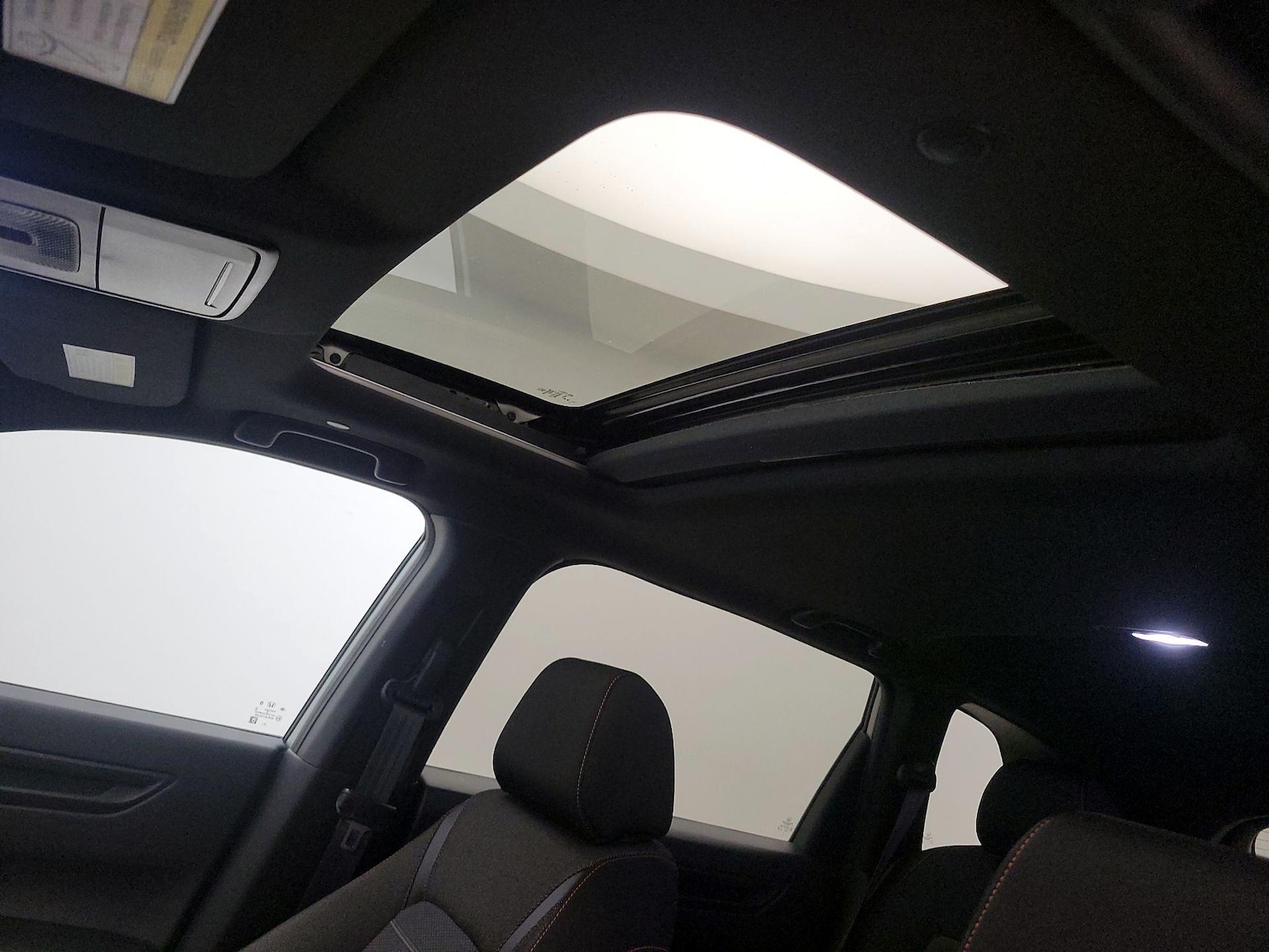 Sunroof(s) & Overhead Airbags