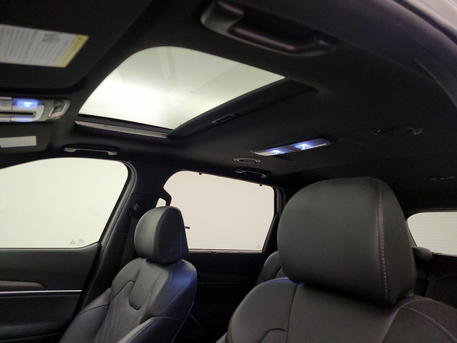 Sunroof(s) & Overhead Airbags