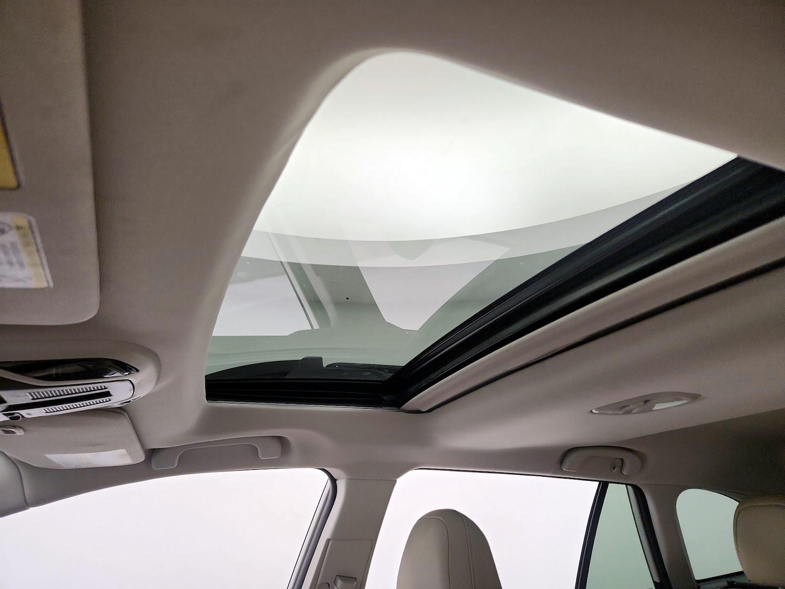 Sunroof(s) & Overhead Airbags