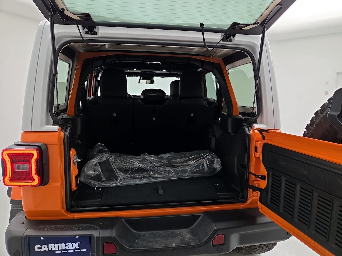 Trunk/Cargo (Seats Up)