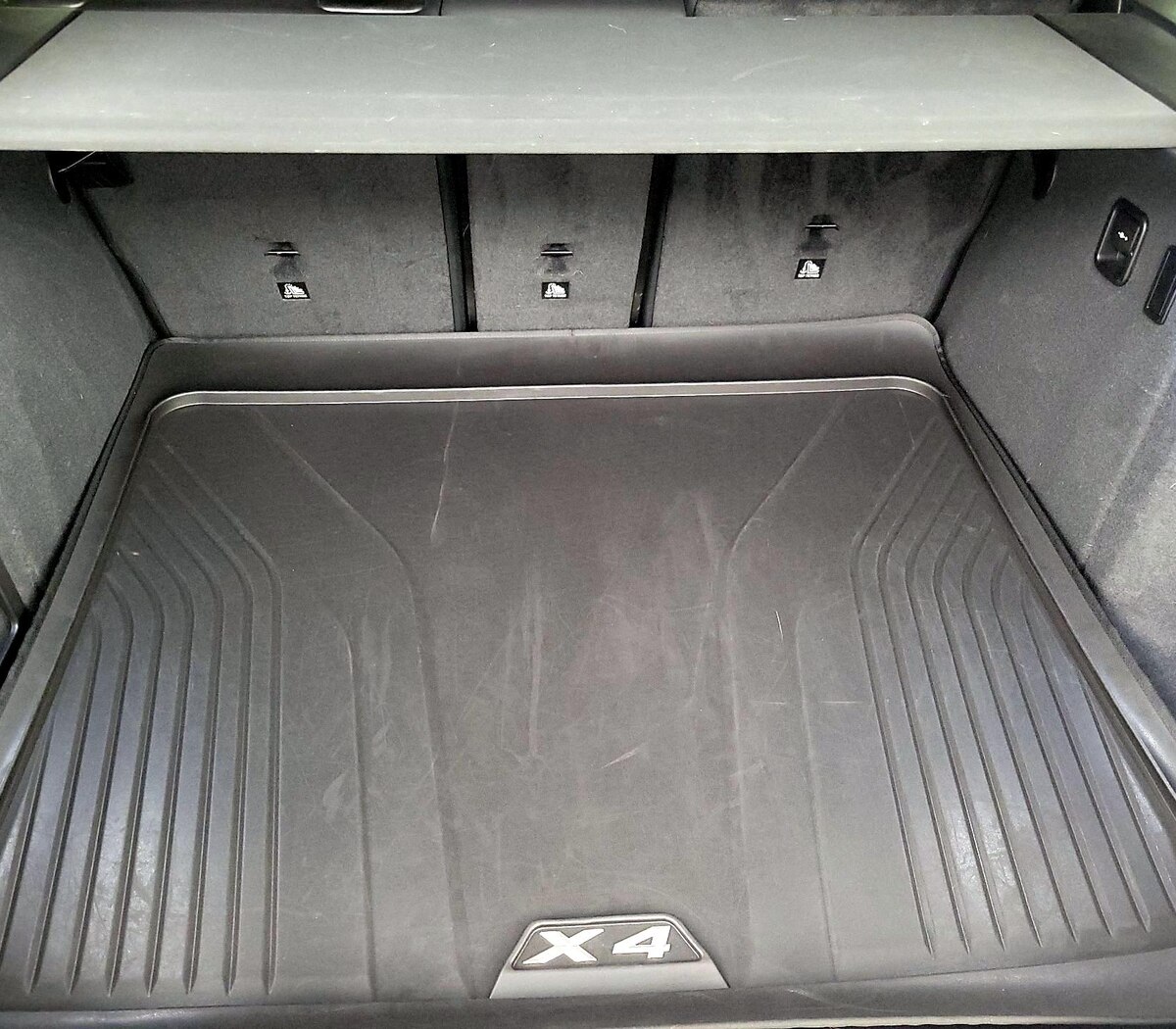 Trunk/Cargo (Seats Up)