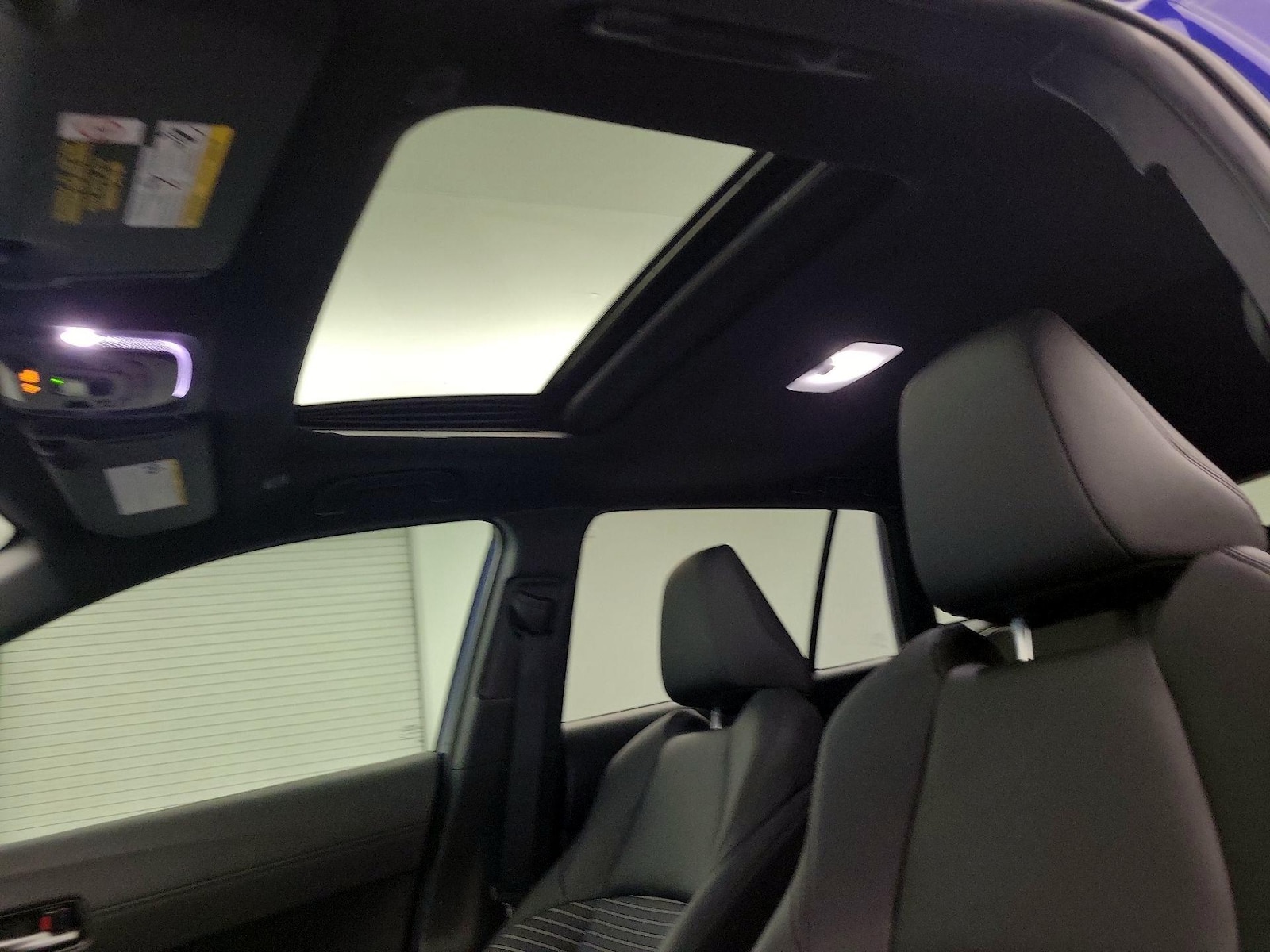 Sunroof(s) & Overhead Airbags