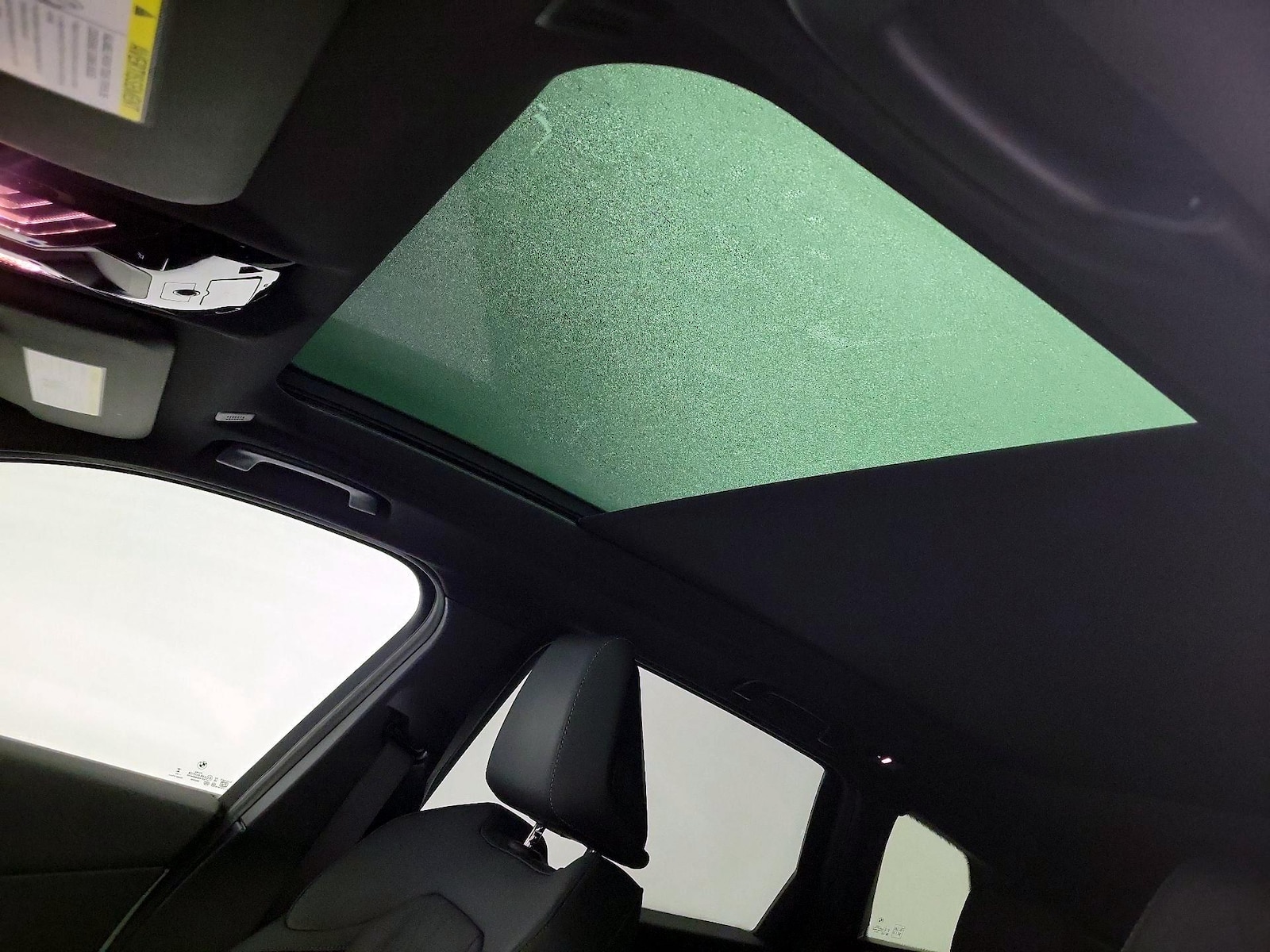 Panoramic Sunroof & Skylight(s)