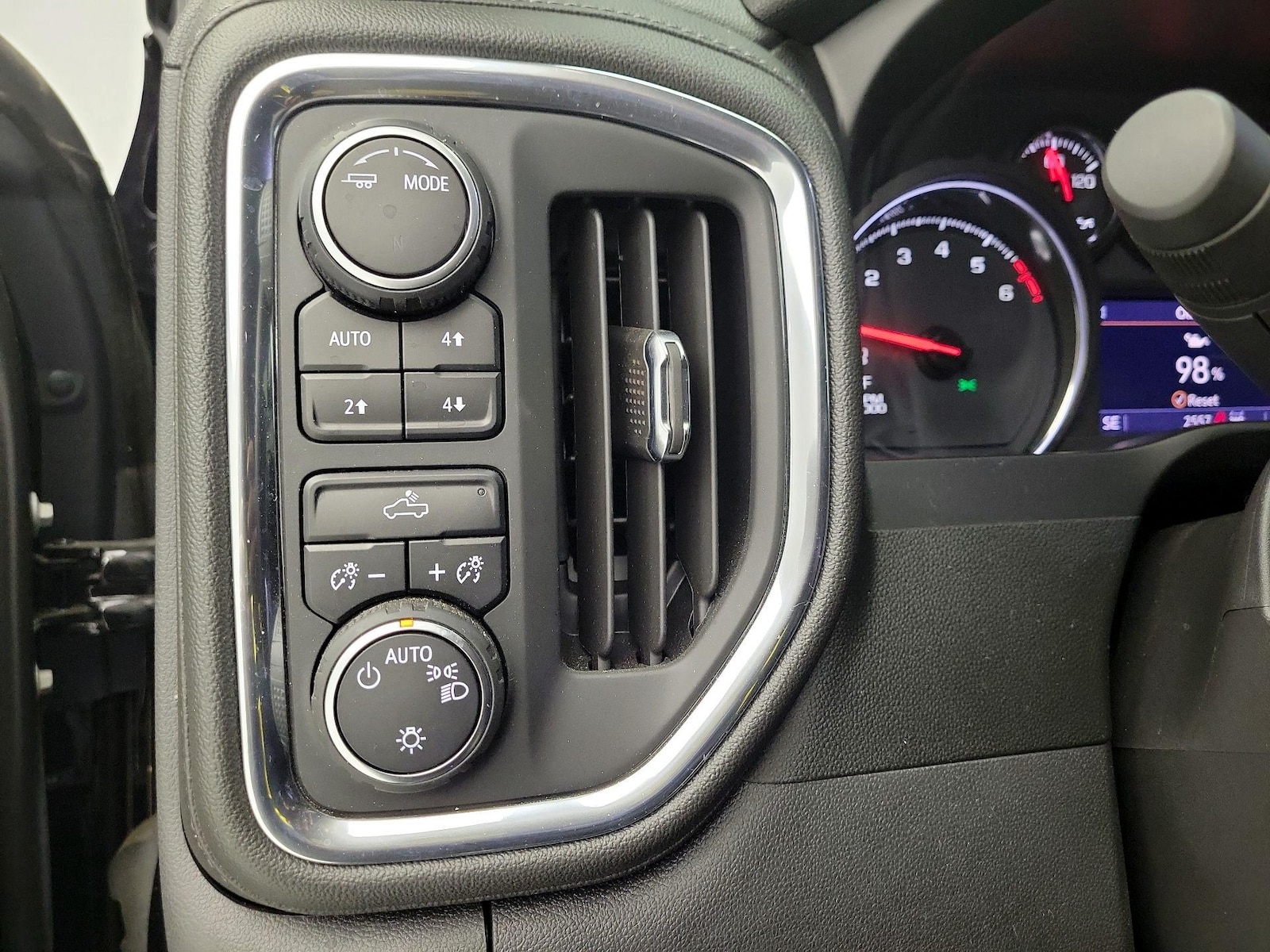 2021 Chevrolet Silverado 1500 LT - Photo 14