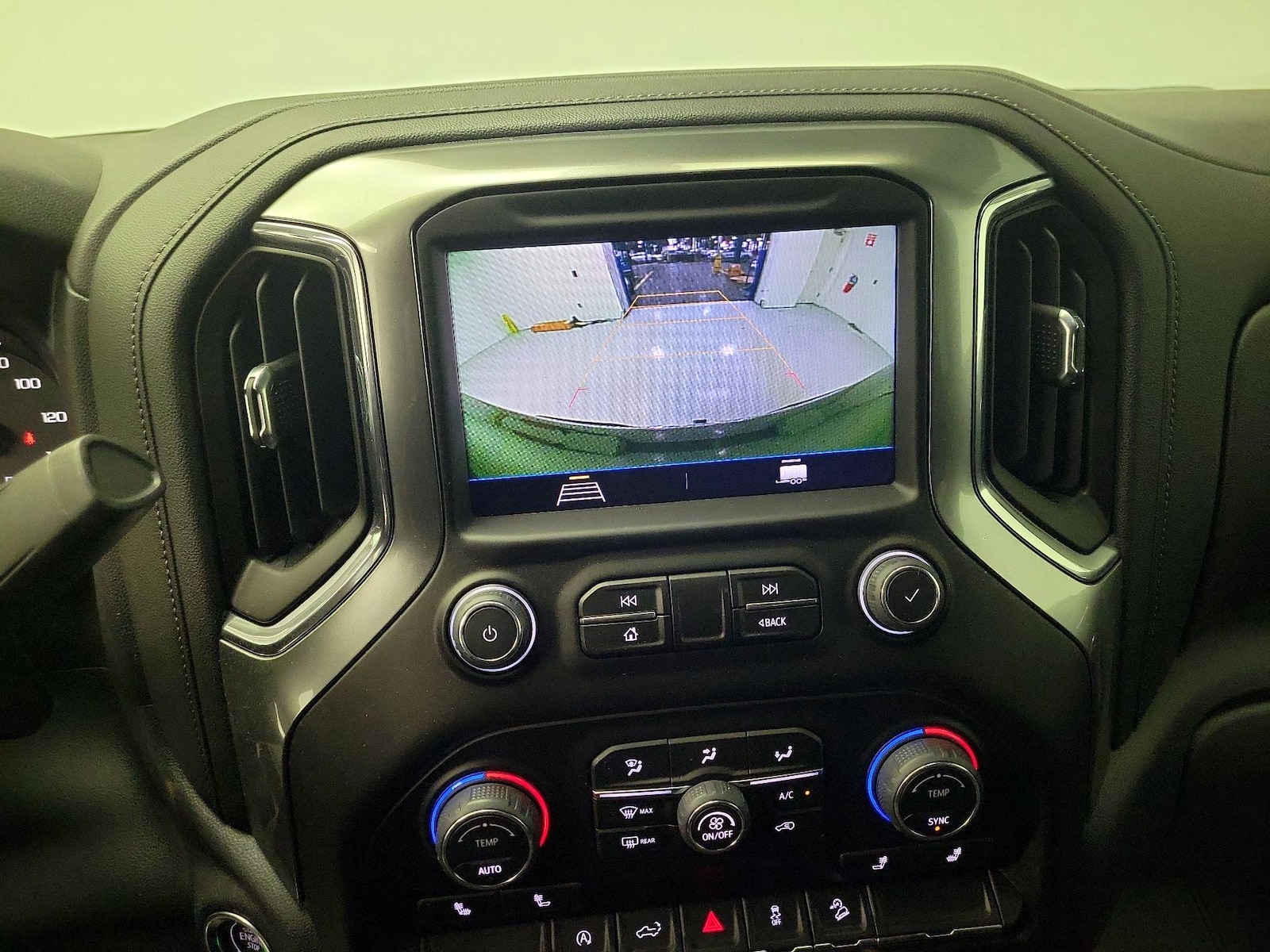 2021 Chevrolet Silverado 1500 LT - Photo 15