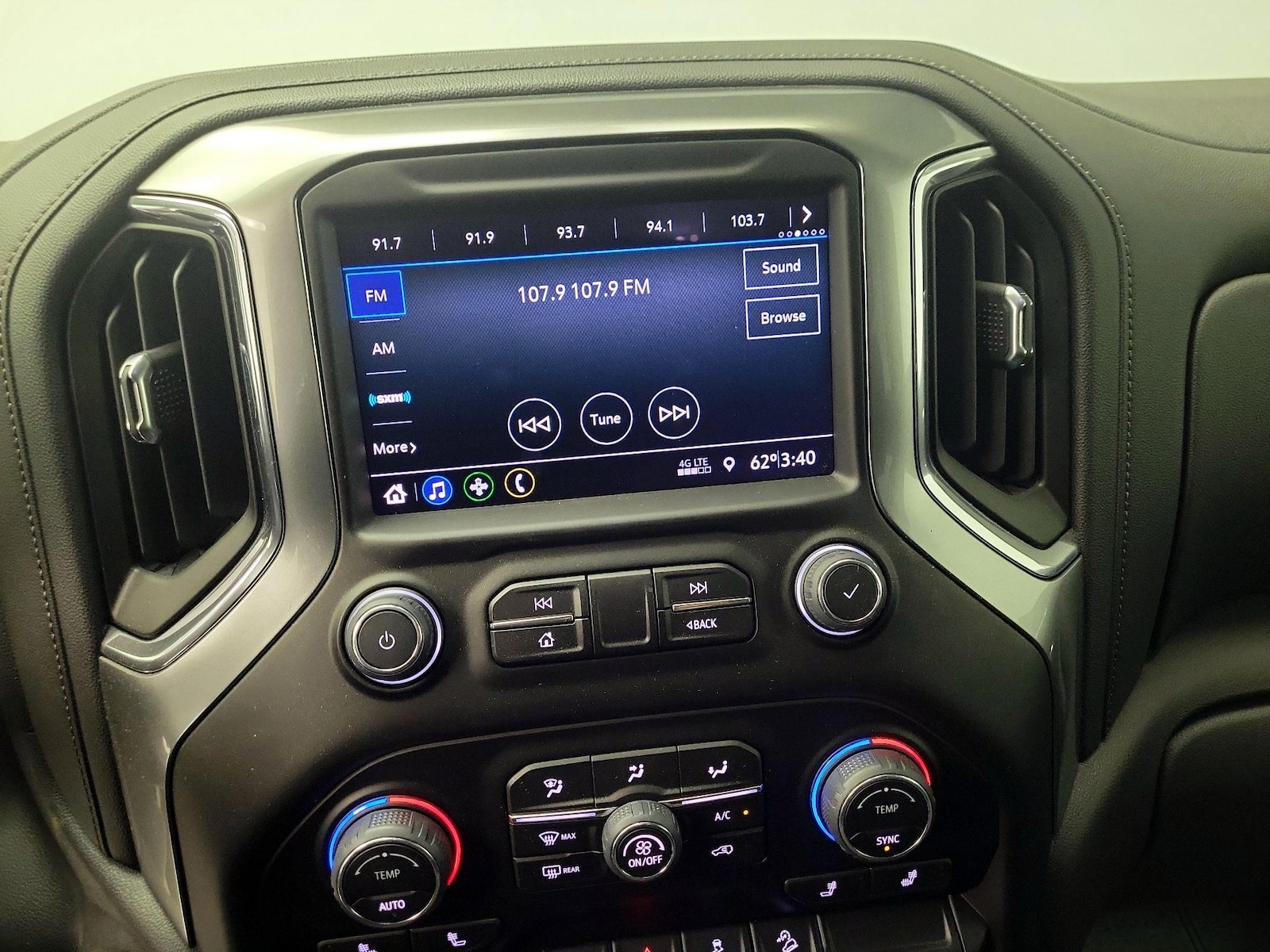 2021 Chevrolet Silverado 1500 LT - Photo 16