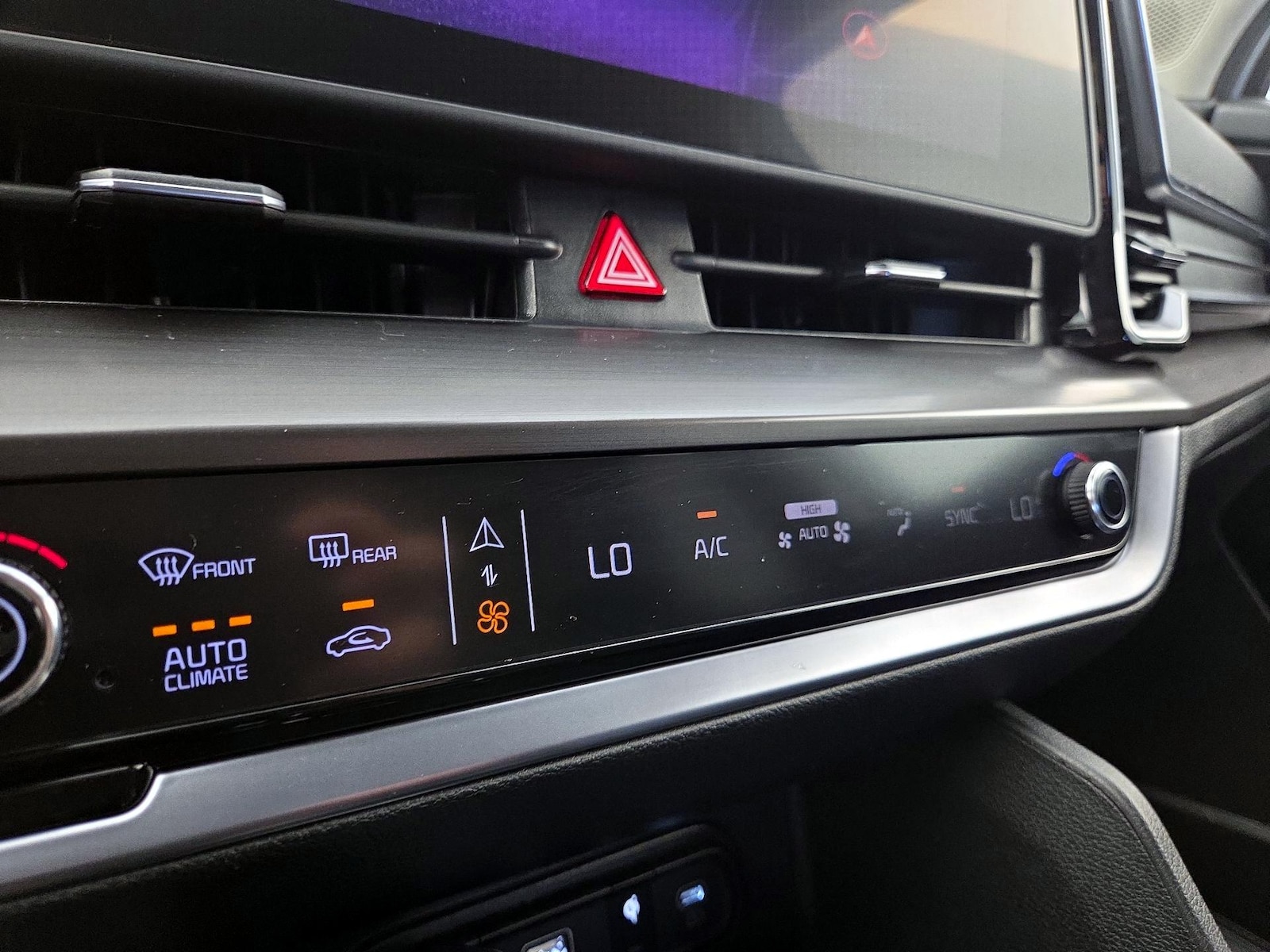 2025 Kia Sportage EX - Photo 15