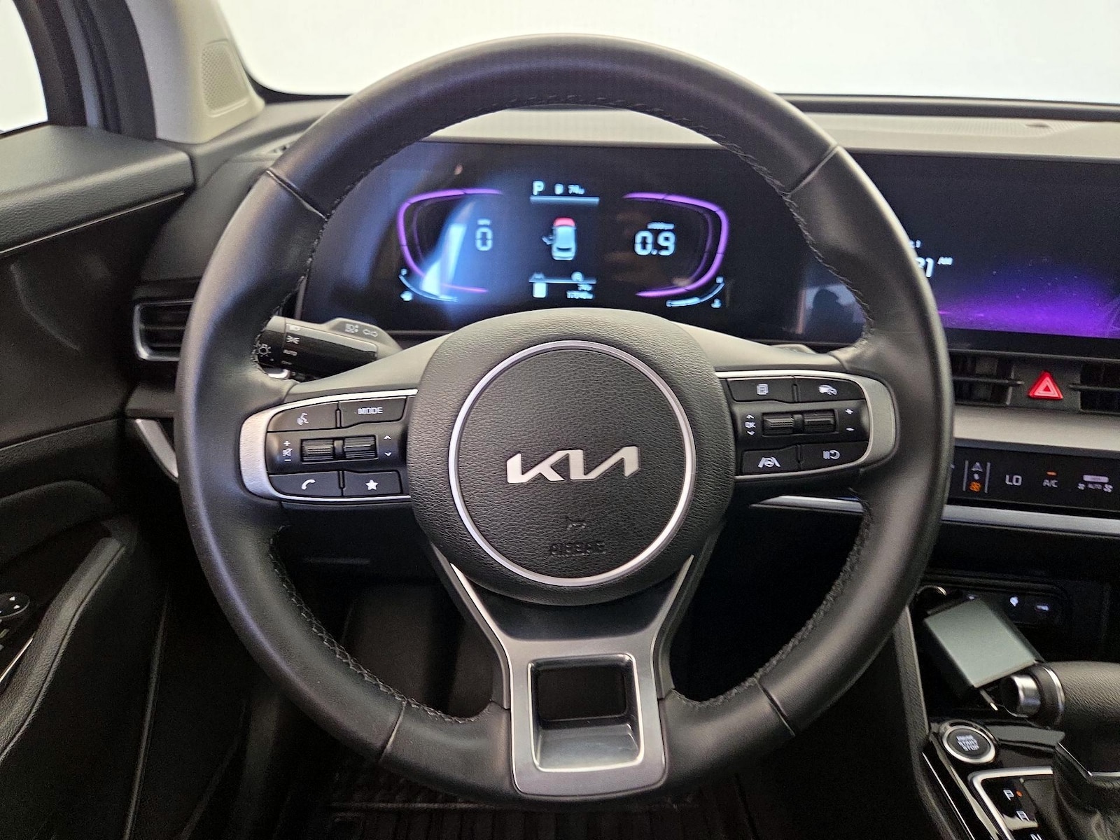 2025 Kia Sportage EX - Photo 9